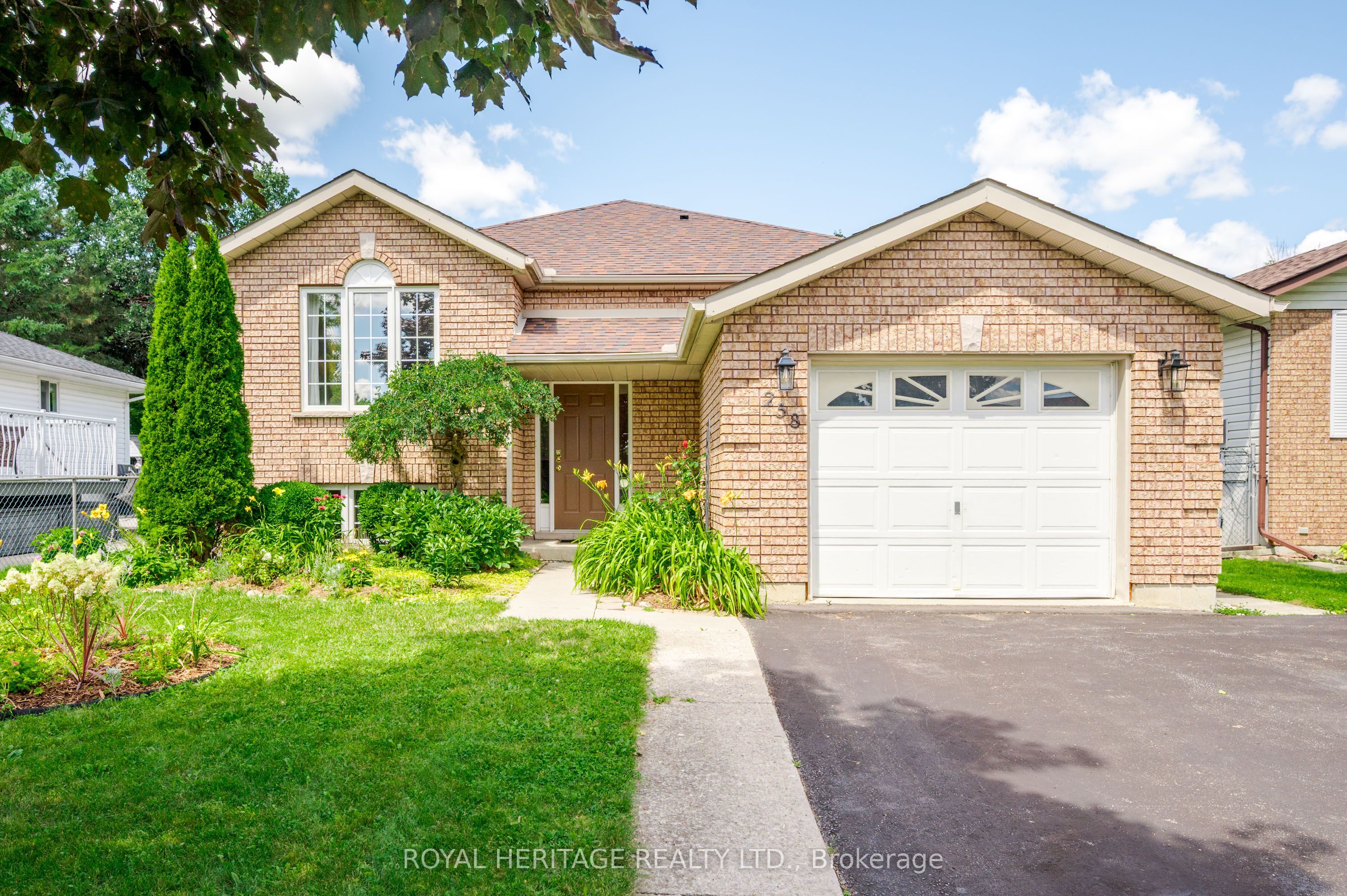 258 Franmor Drive, Peterborough, ON K9H 7M3 photo 2