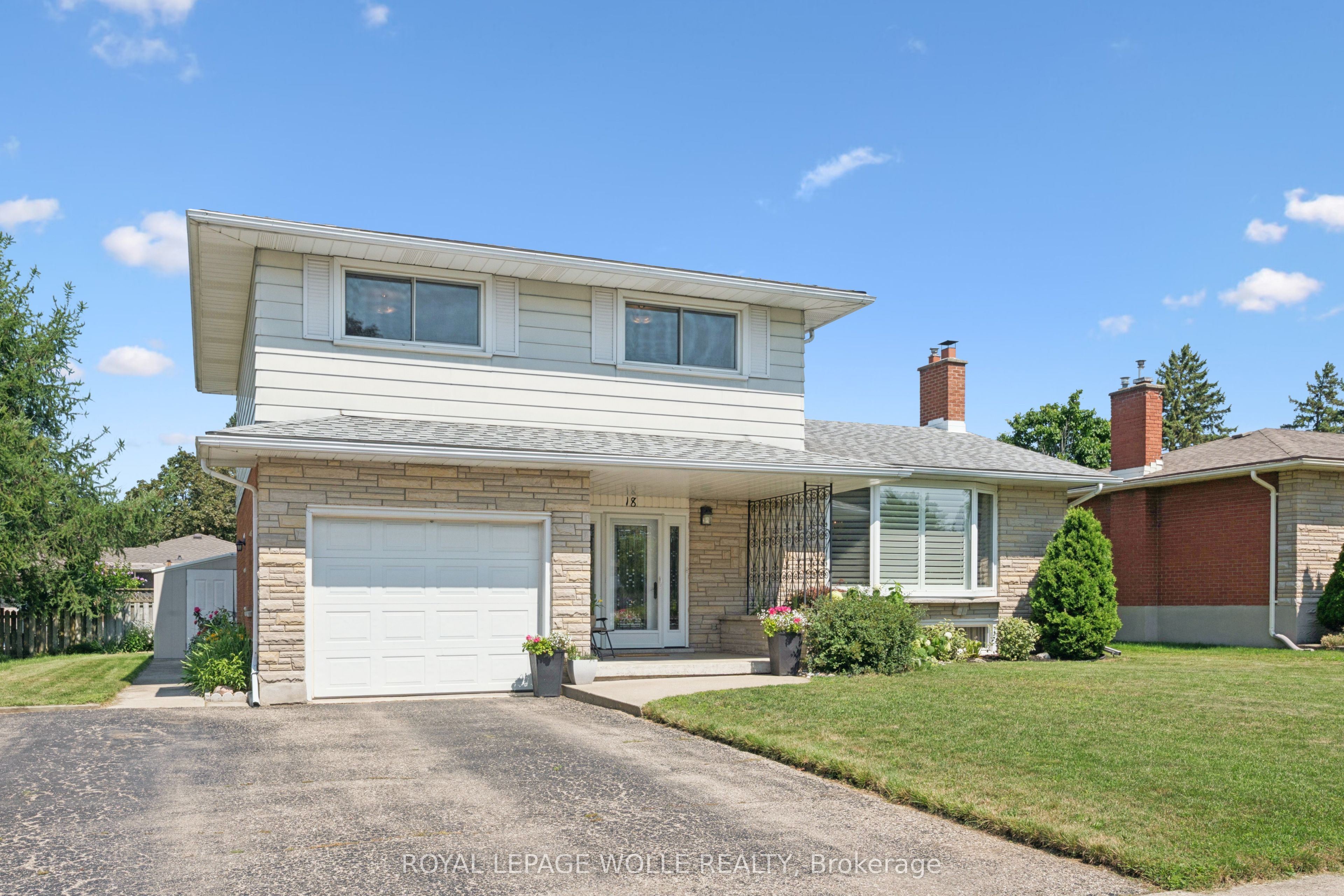 18 Strathcona Crescent, Kitchener, ON N2B 2W6 photo 3