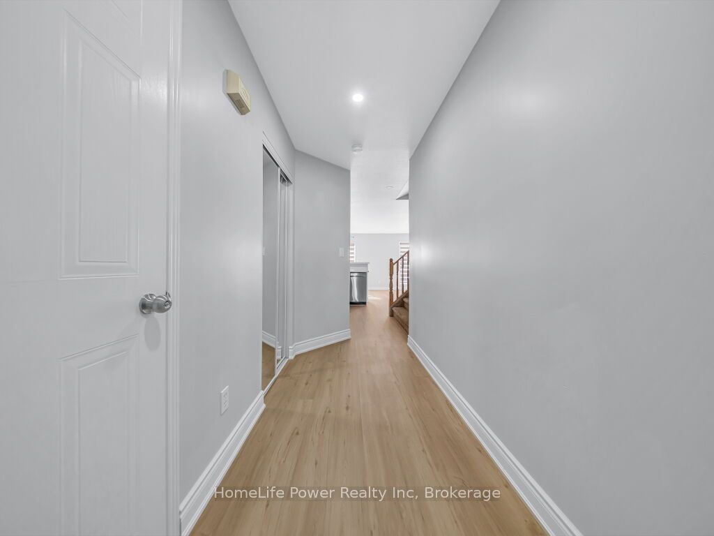 39 Reistview Street, Kitchener, ON N2E 4H3 photo 3