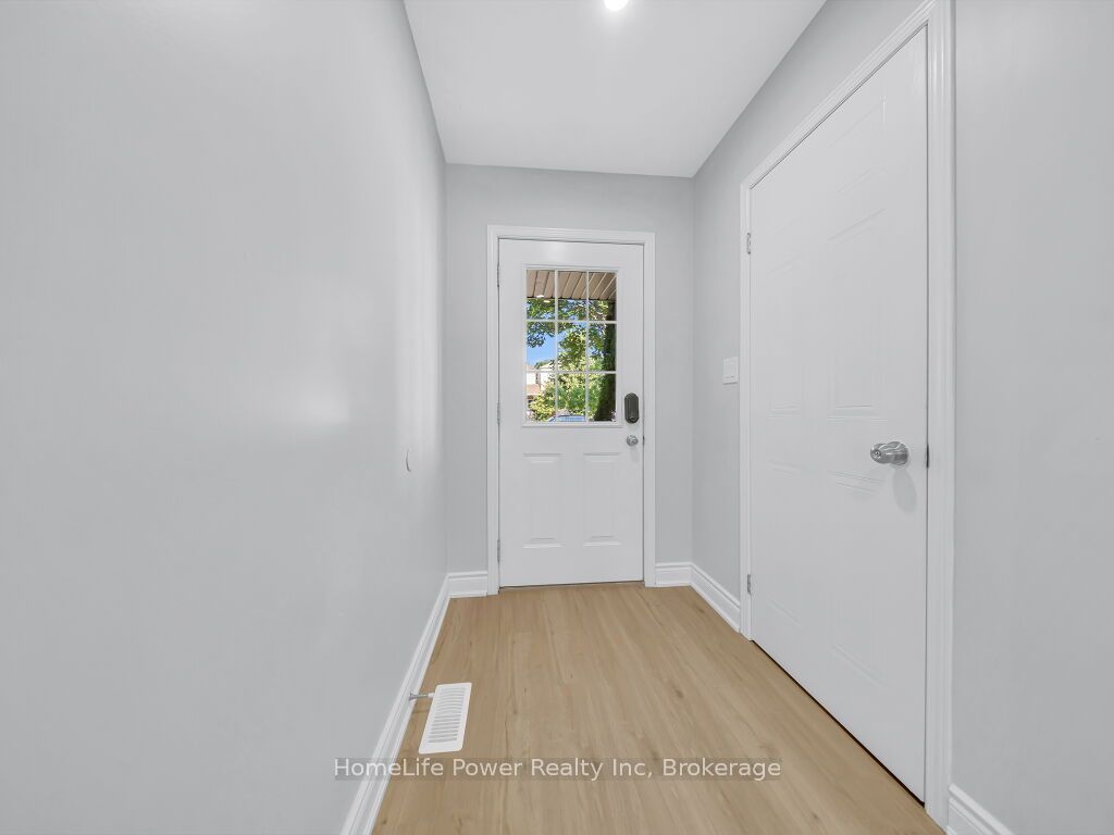 39 Reistview Street, Kitchener, ON N2E 4H3 photo 4