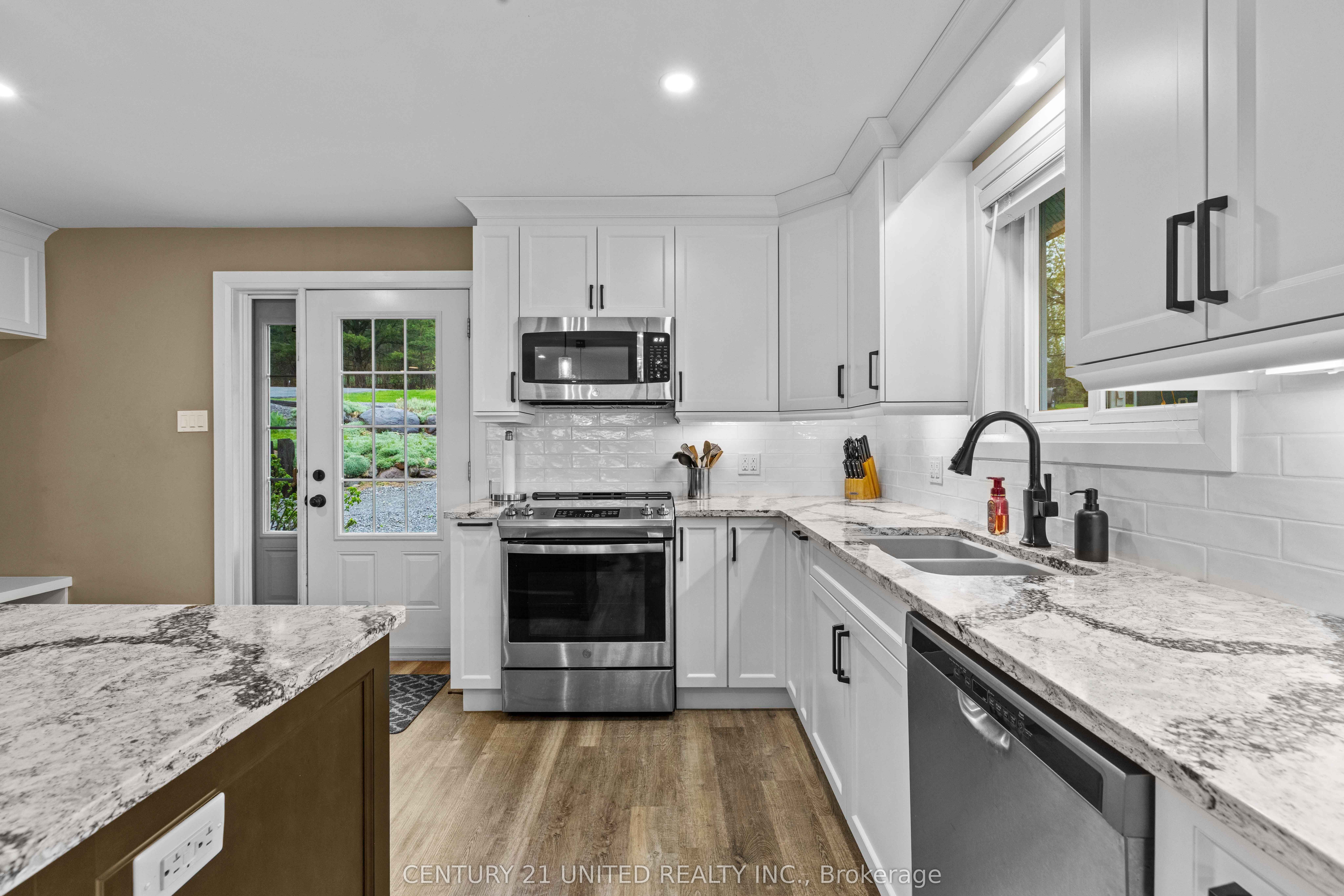 385 Kents Bay Road, Otonabee-South Monaghan, ON K9J 6X8 photo 5