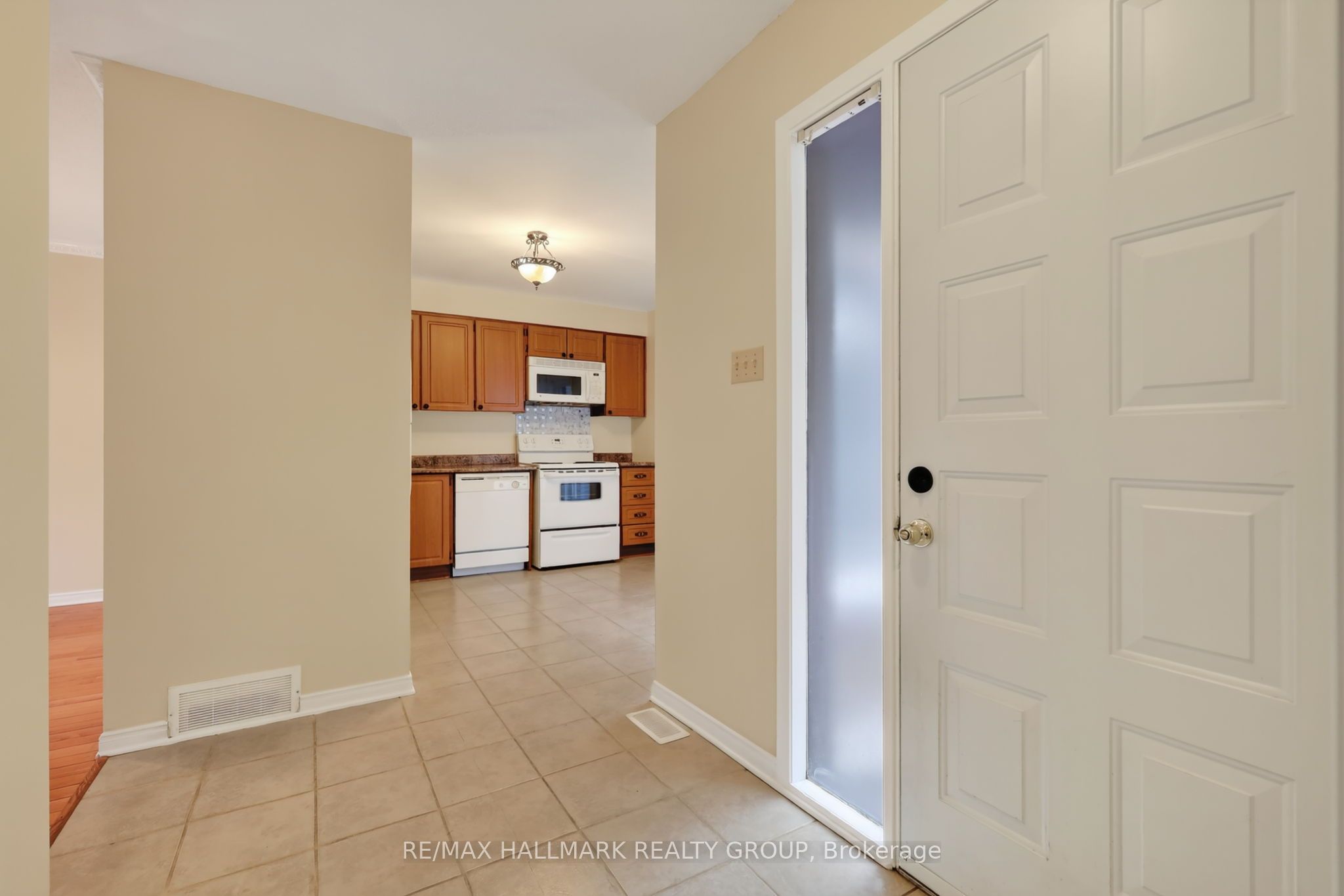 704 Malibu Terrace, Mooneys Bay - Carleton Heights and Area, ON K2C 3T8 photo 5