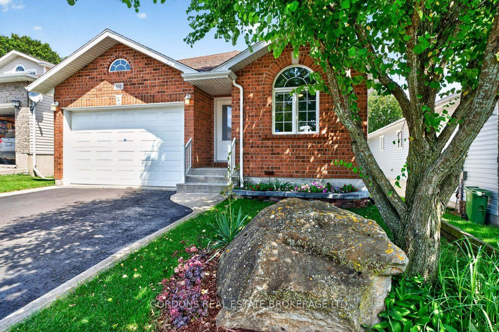 633 Melrose Street, Kingston, ON K7M 9G8 photo 2