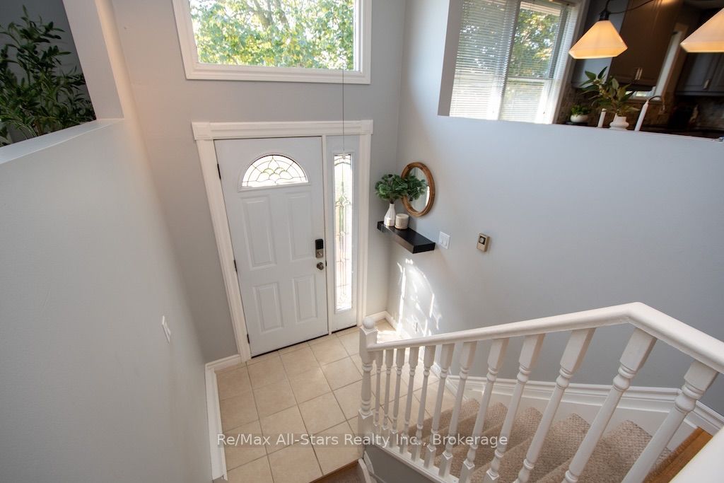 4 Daniel Court, Kawartha Lakes, ON K9V 4Z9 photo 3