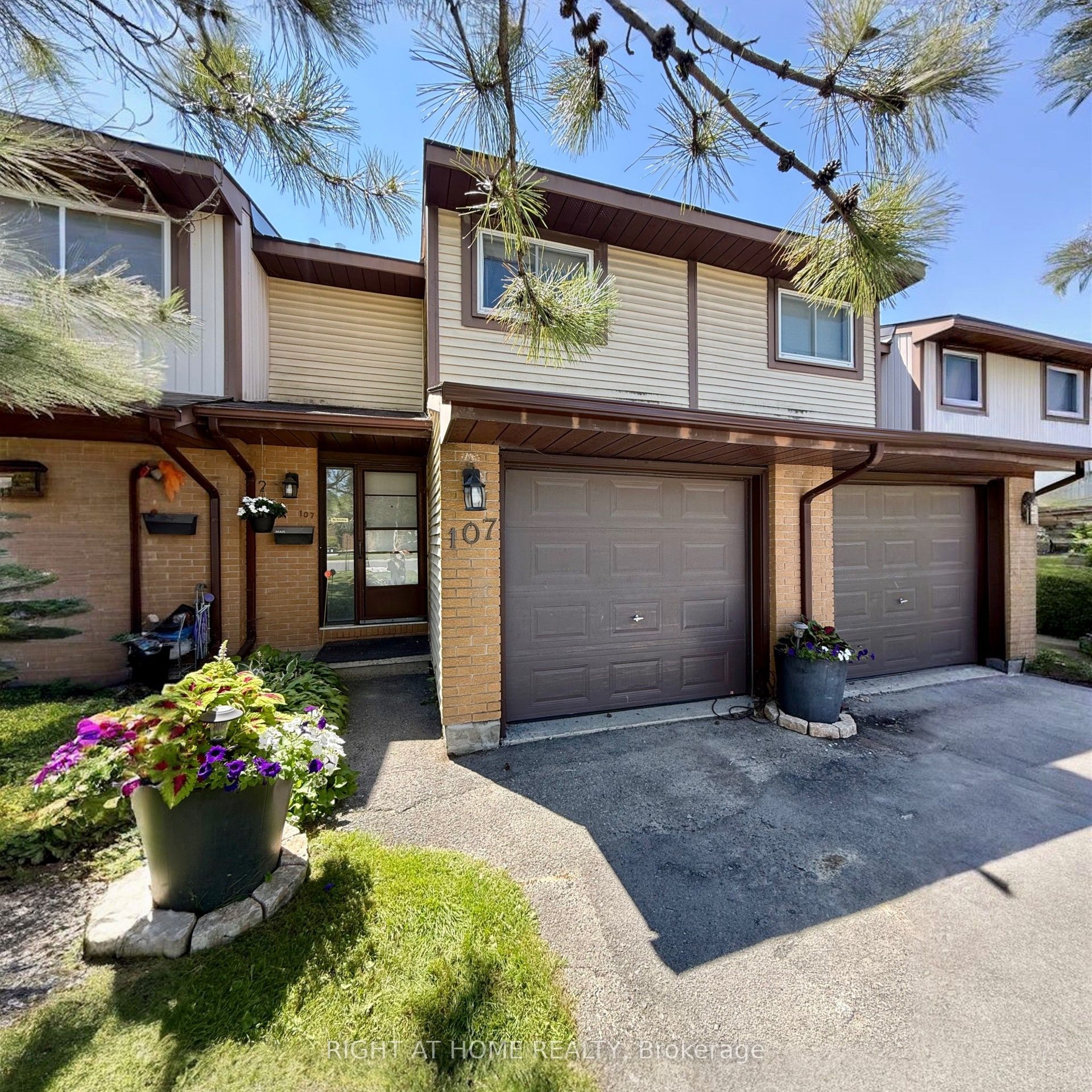 107 Castlefrank Road, Kanata, ON K2L 2Y1 photo 3
