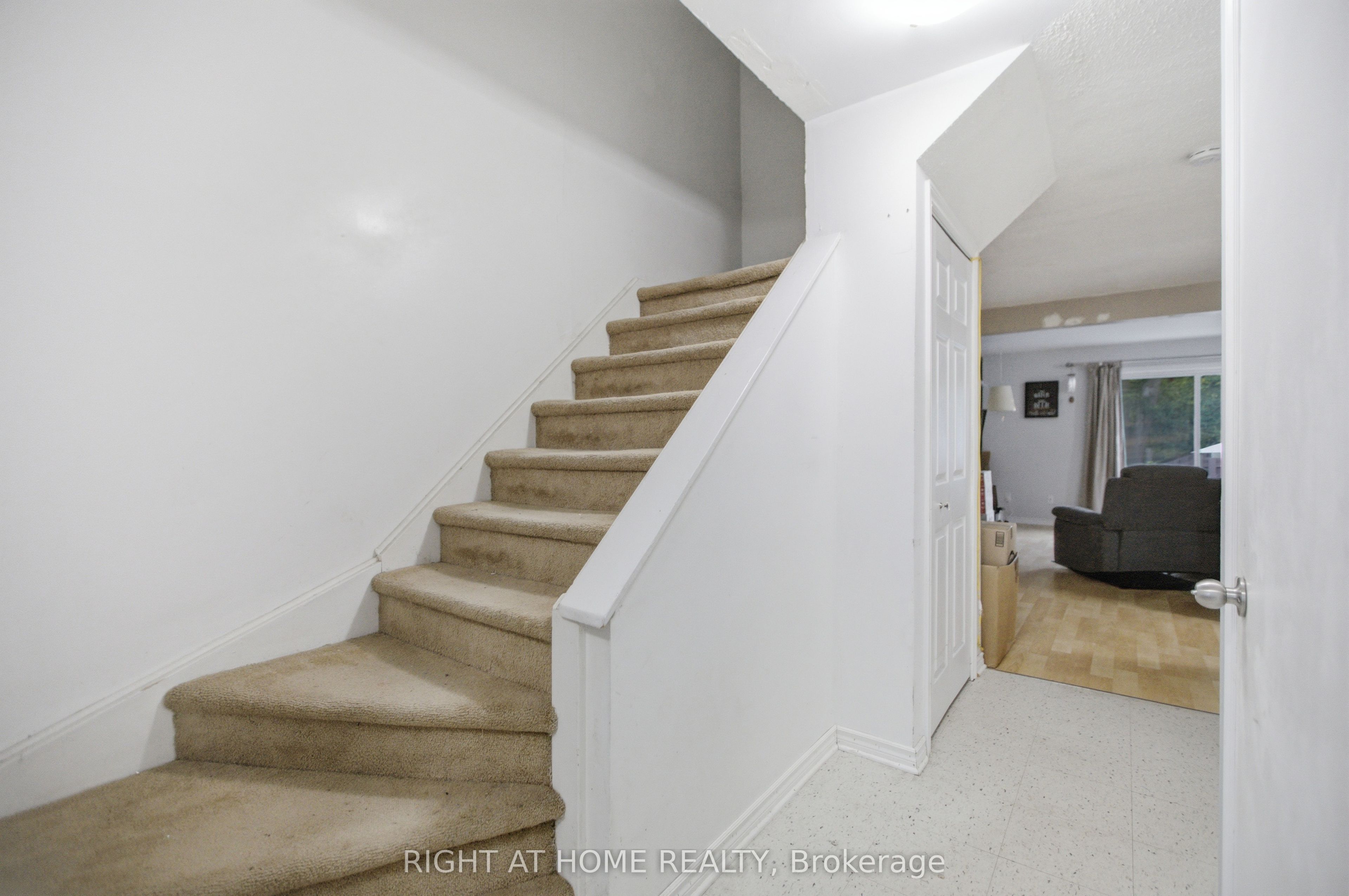 107 Castlefrank Road, Kanata, ON K2L 2Y1 photo 5