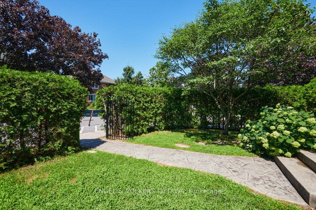 21 Reid Avenue, Dows Lake - Civic Hospital and Area, ON K1Y 1S3 photo 4