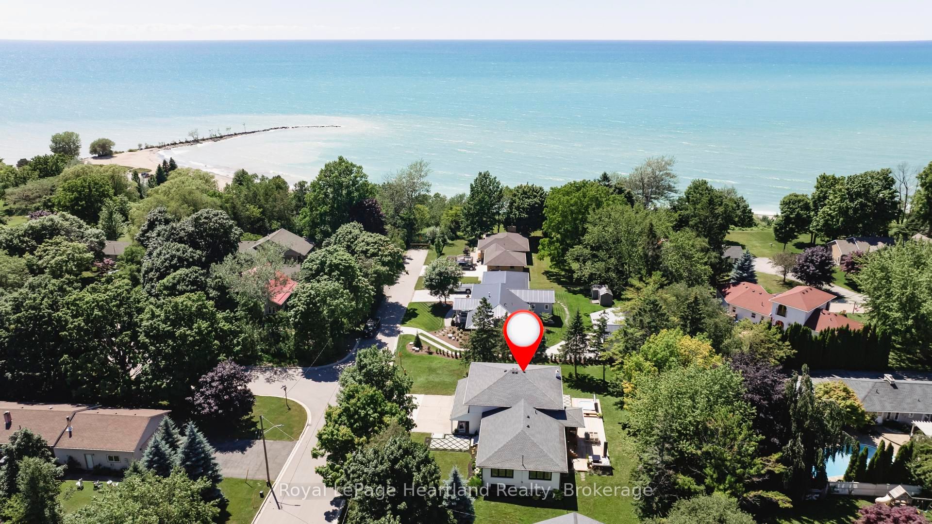 238 Bennett Street W, Goderich, ON N7A 1X9 photo 2