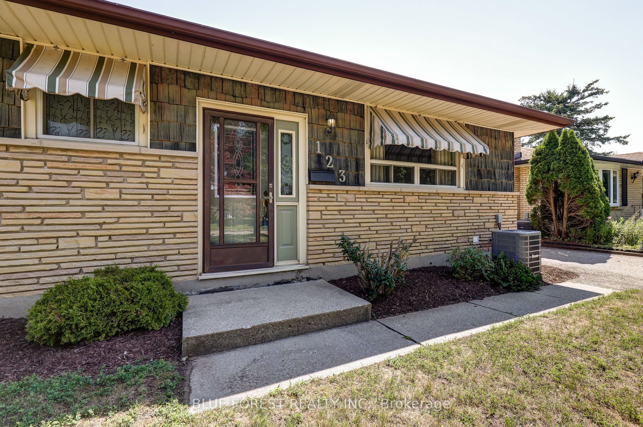 123 Aponi Crescent, London East, ON N5V 2V3 photo 2
