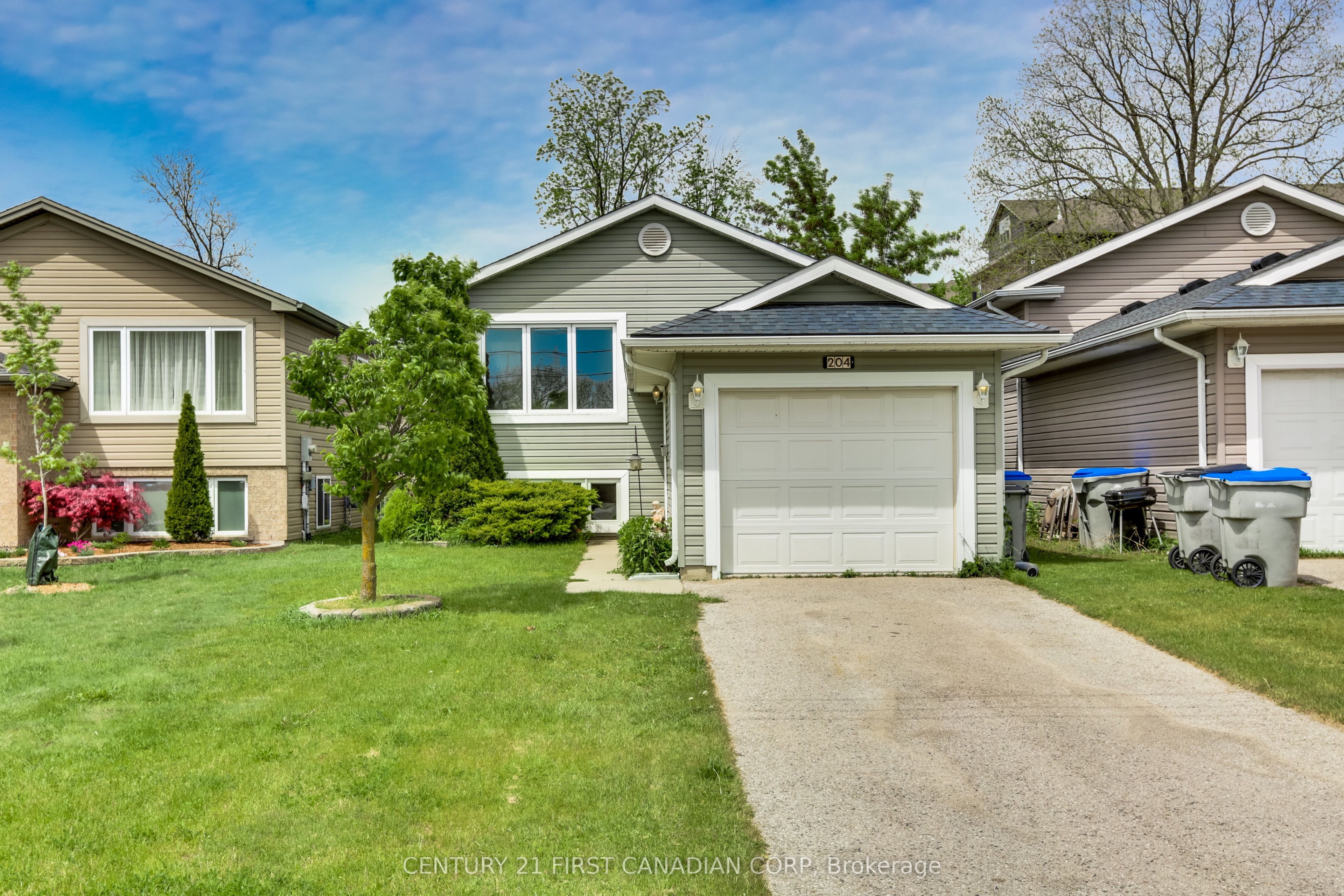 204 Ewart Street, Strathroy-Caradoc, ON N7G 4G6 photo 2