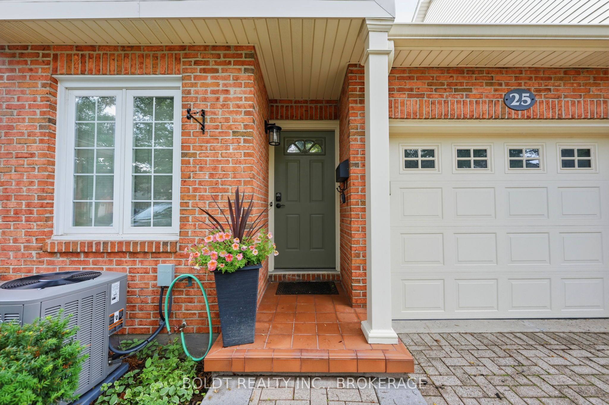 275 Pelham Road 25, St. Catharines, ON L2S 3B9 photo 2