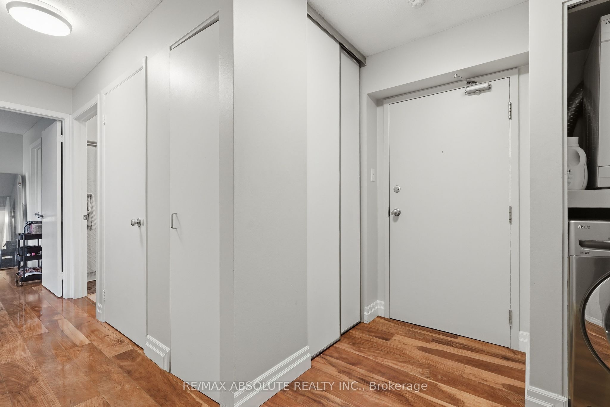250 Brittany Drive 318, Manor Park - Cardinal Glen and Area, ON K1K 4M1 photo 2