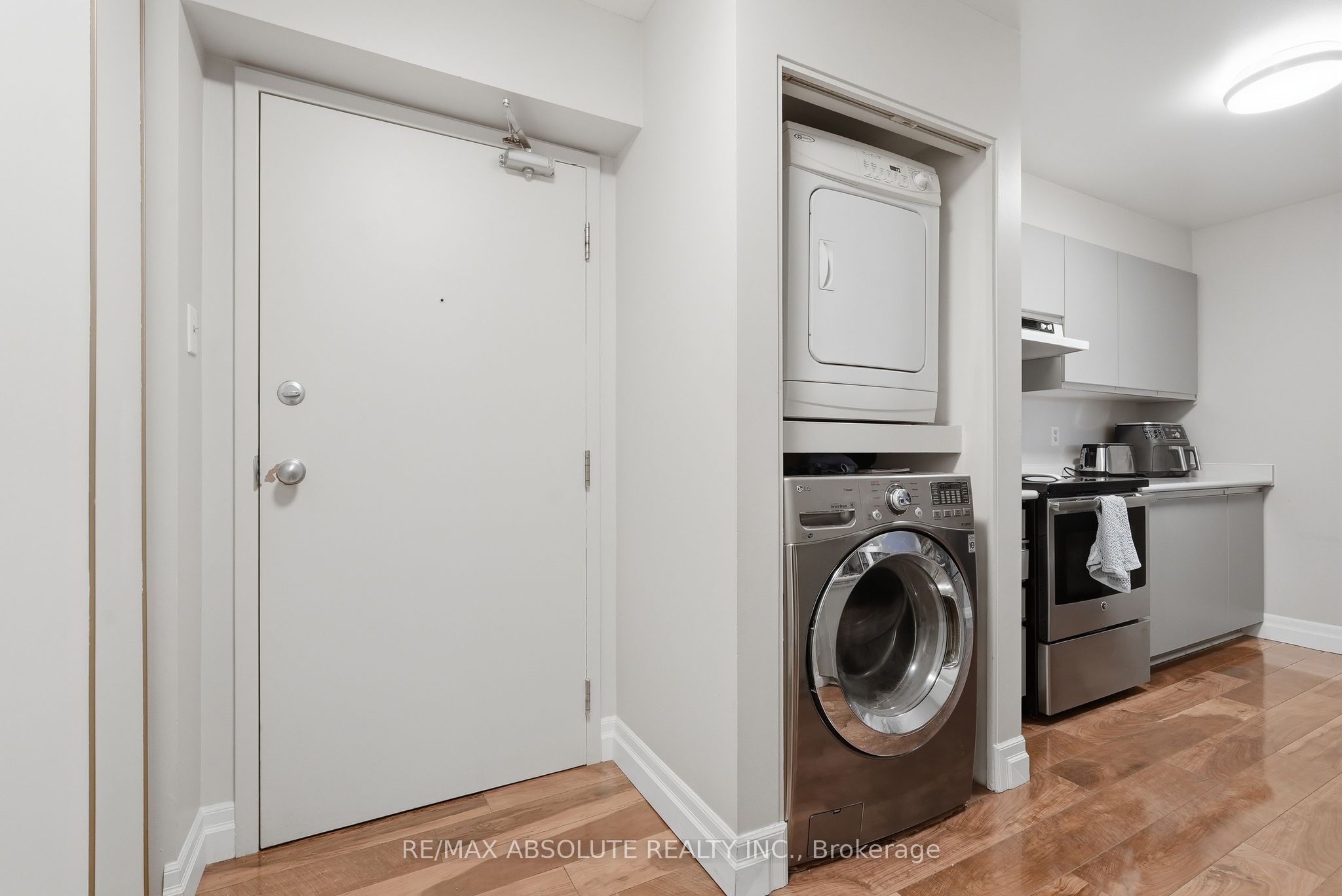 250 Brittany Drive 318, Manor Park - Cardinal Glen and Area, ON K1K 4M1 photo 3