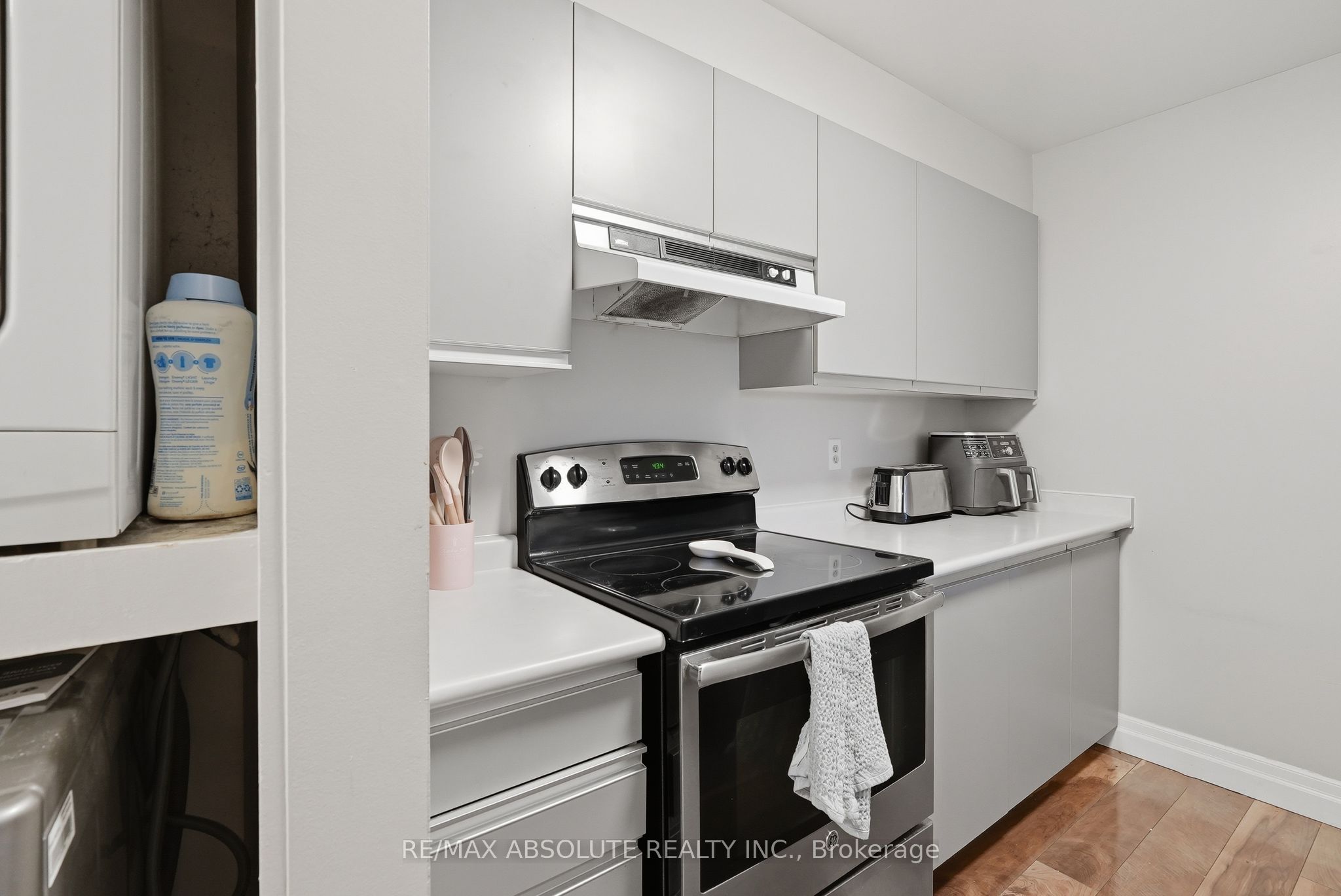 250 Brittany Drive 318, Manor Park - Cardinal Glen and Area, ON K1K 4M1 photo 5