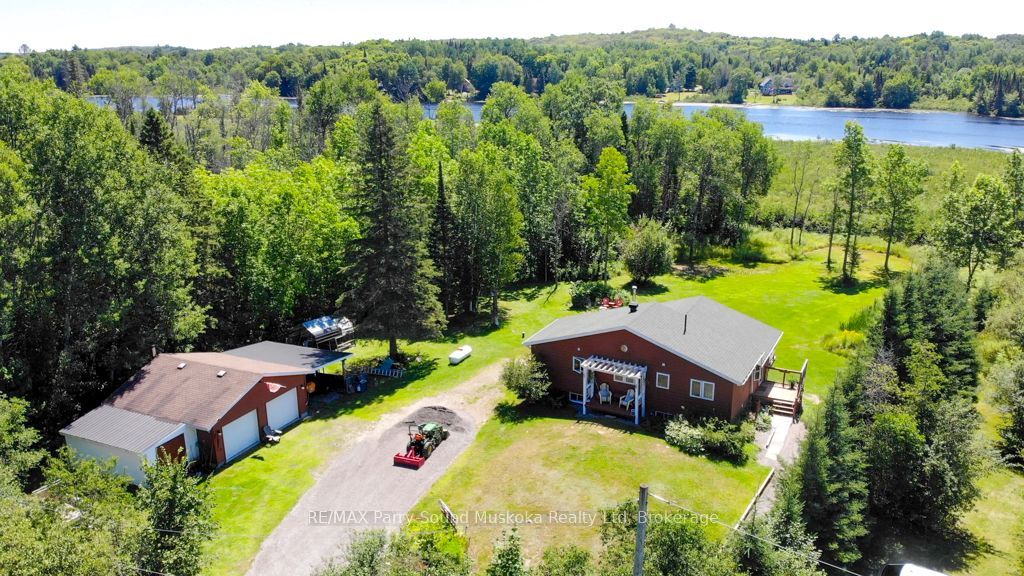 4031 Highway 520 Highway, Magnetawan, ON P0A 1C0 photo 2