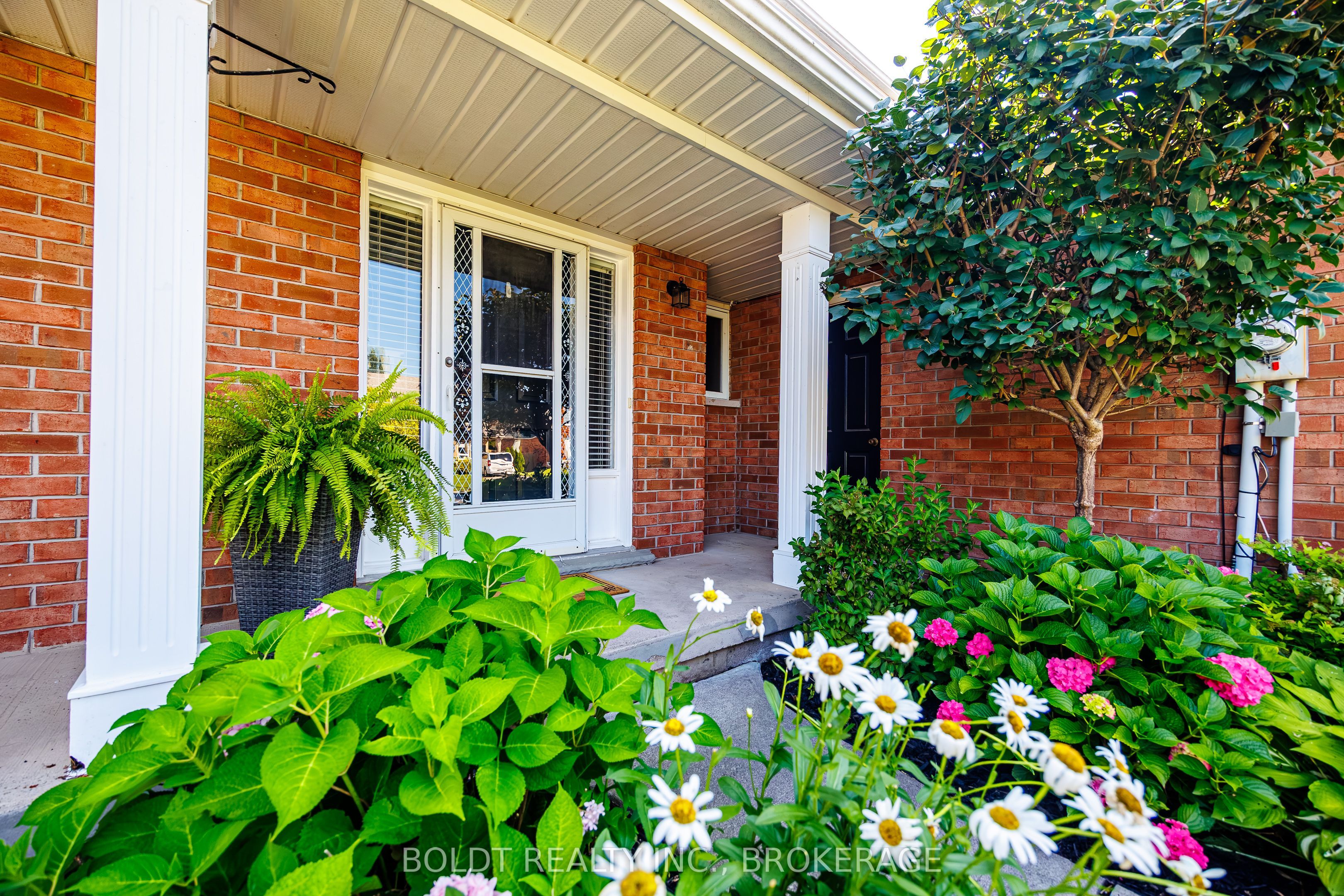 86 Devine Crescent, Thorold, ON L2V 5A4