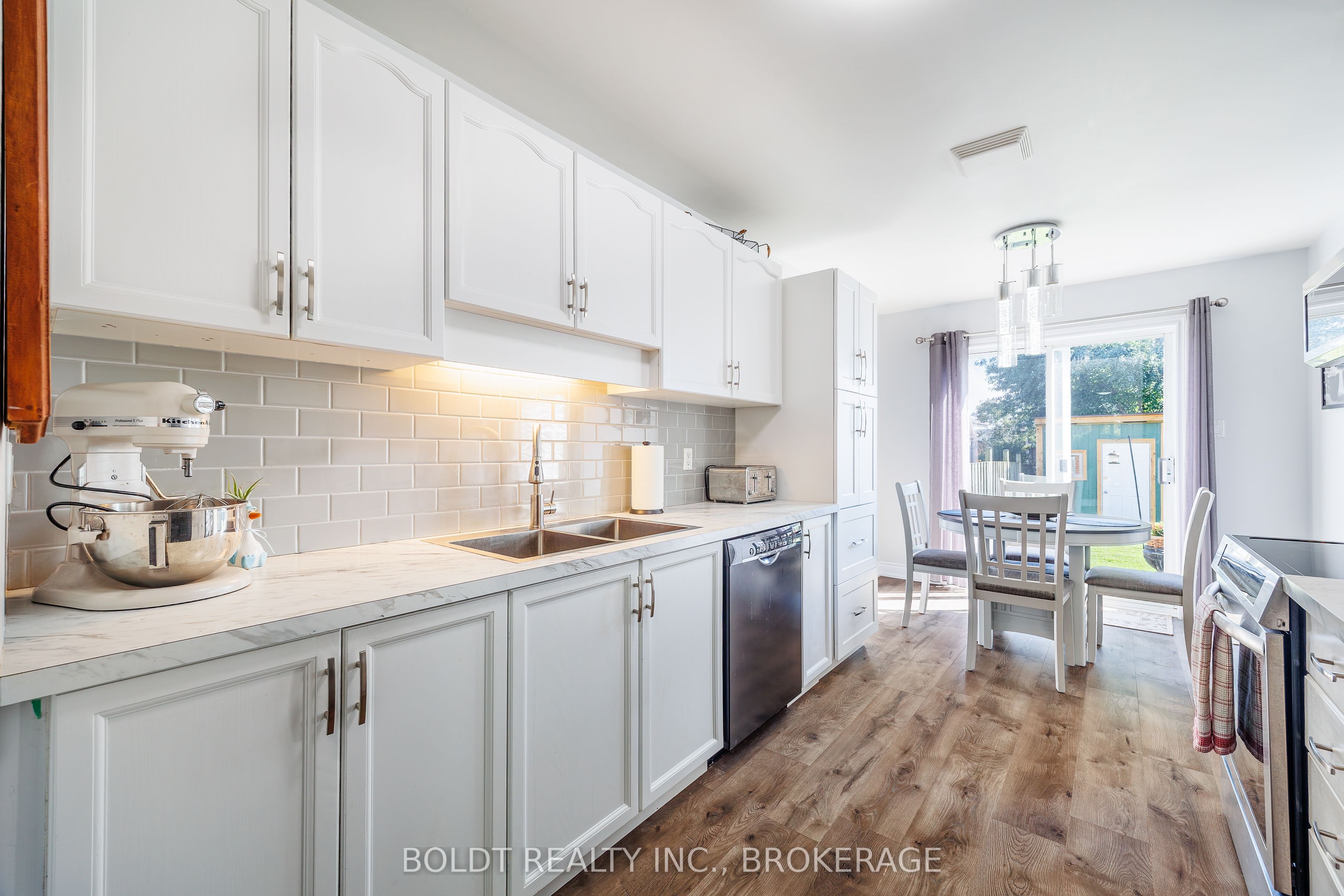 86 Devine Crescent, Thorold, ON L2V 5A4 photo 4