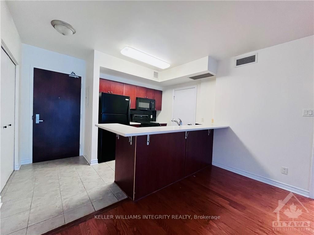 200 RIDEAU Street 607, Lower Town - Sandy Hill, ON K1N 5Y1 photo 3