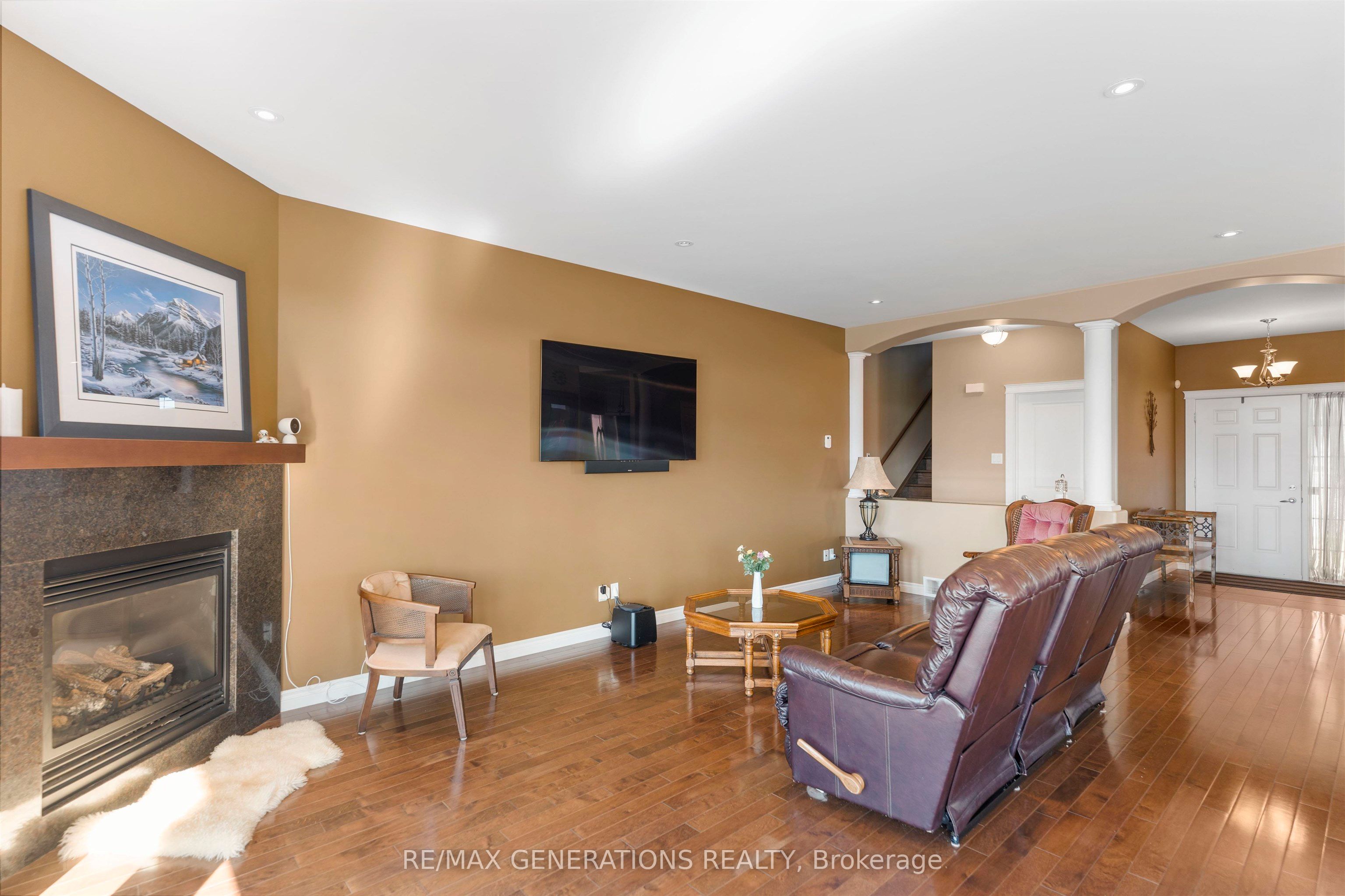 706 WEILER Boulevard, Thunder Bay, ON P7C 0A7 photo 2