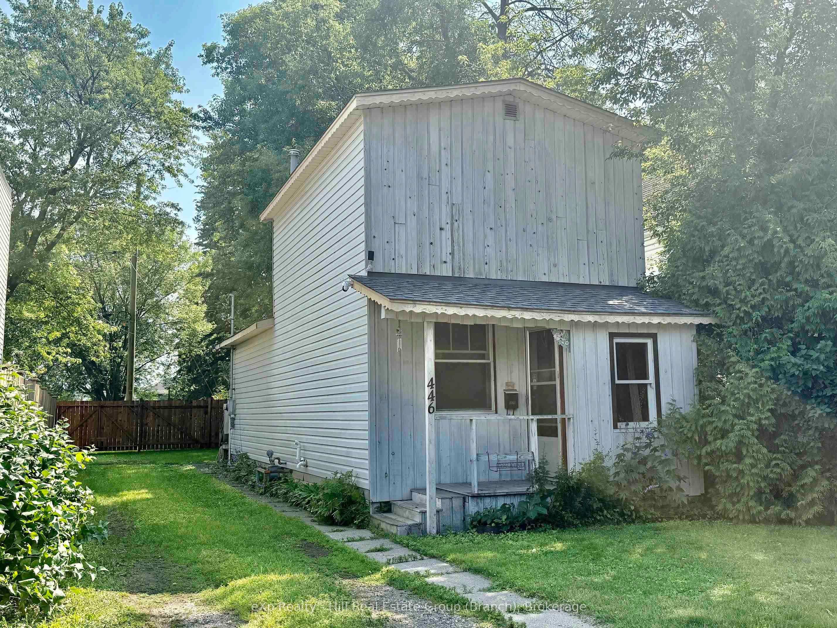 446 Vickers Street N, Thunder Bay, ON P7C 4B5