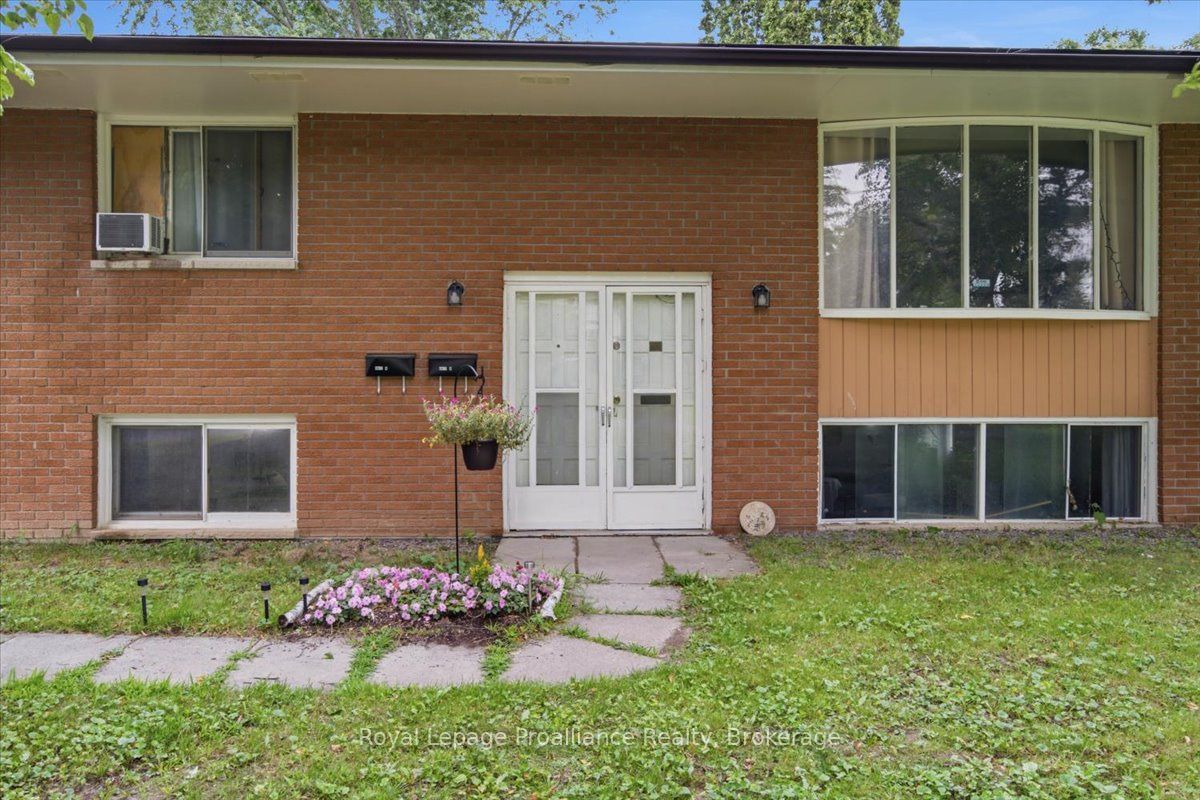 270 Colonial Road, Belleville, ON K8R 1B9 photo 4