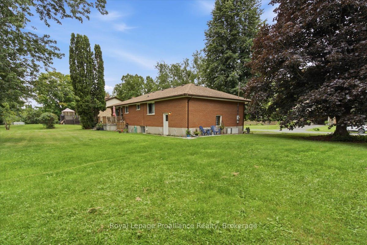 270 Colonial Road, Belleville, ON K8R 1B9 photo 5