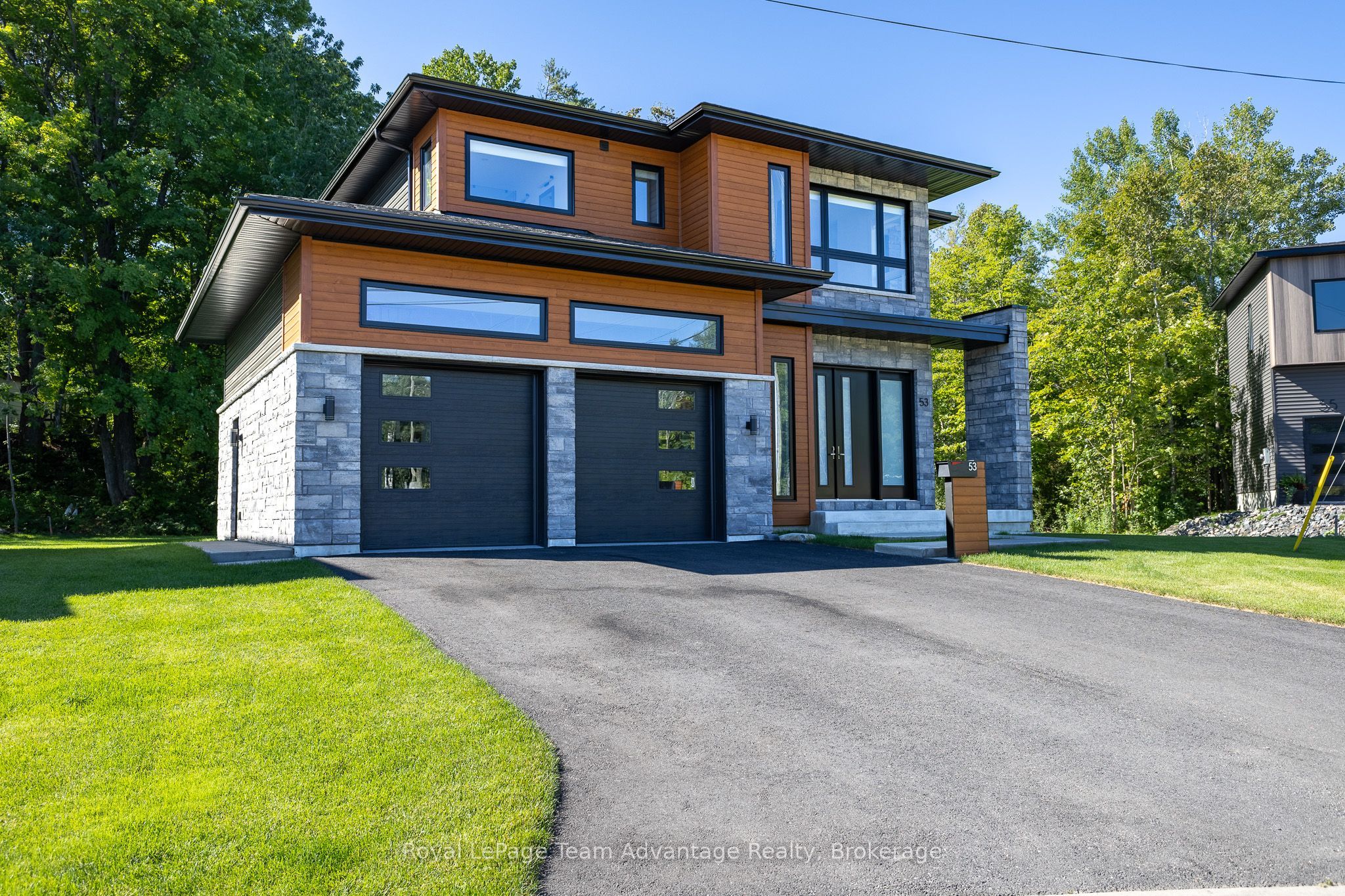 53 Dennis Drive, Parry Sound, ON P2A 0E4 photo 2