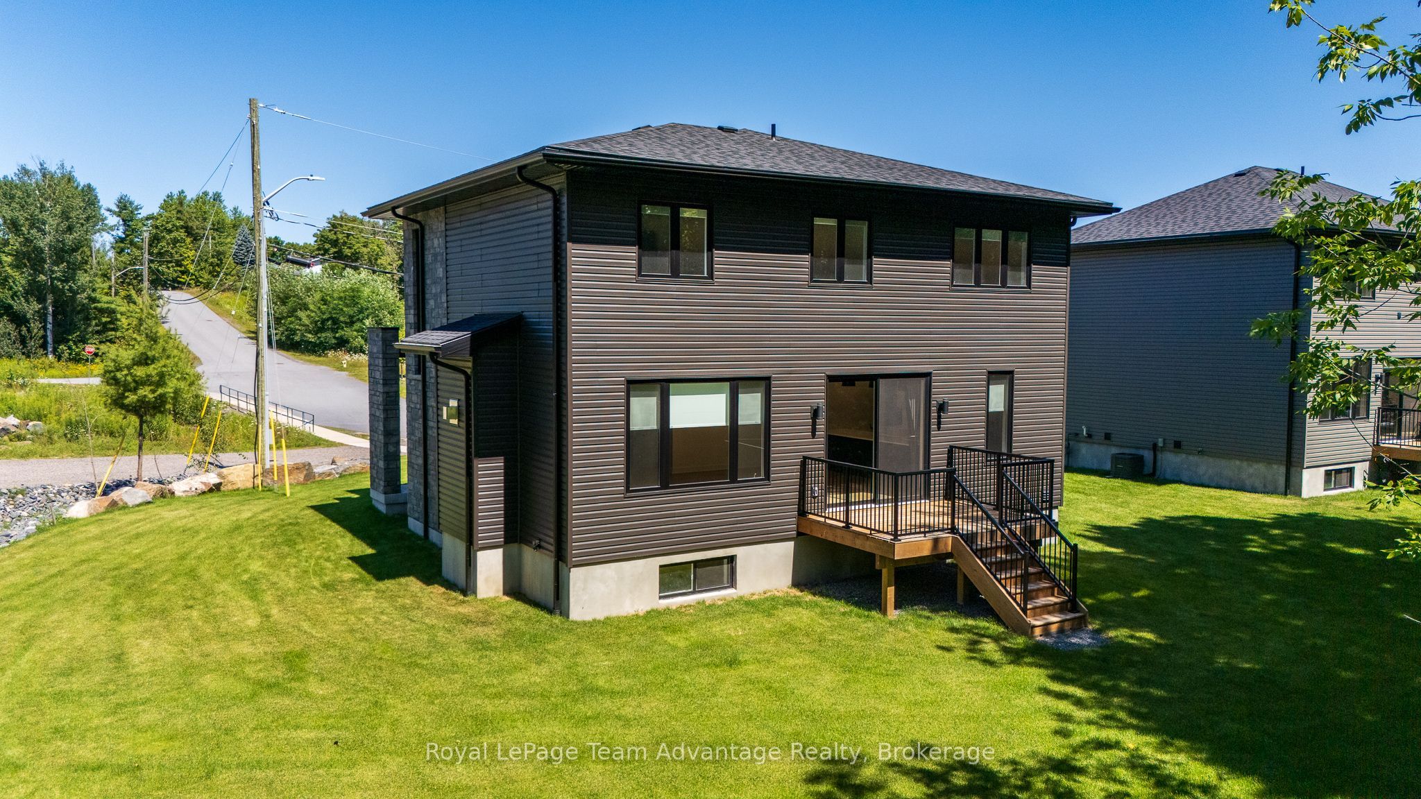53 Dennis Drive, Parry Sound, ON P2A 0E4 photo 3