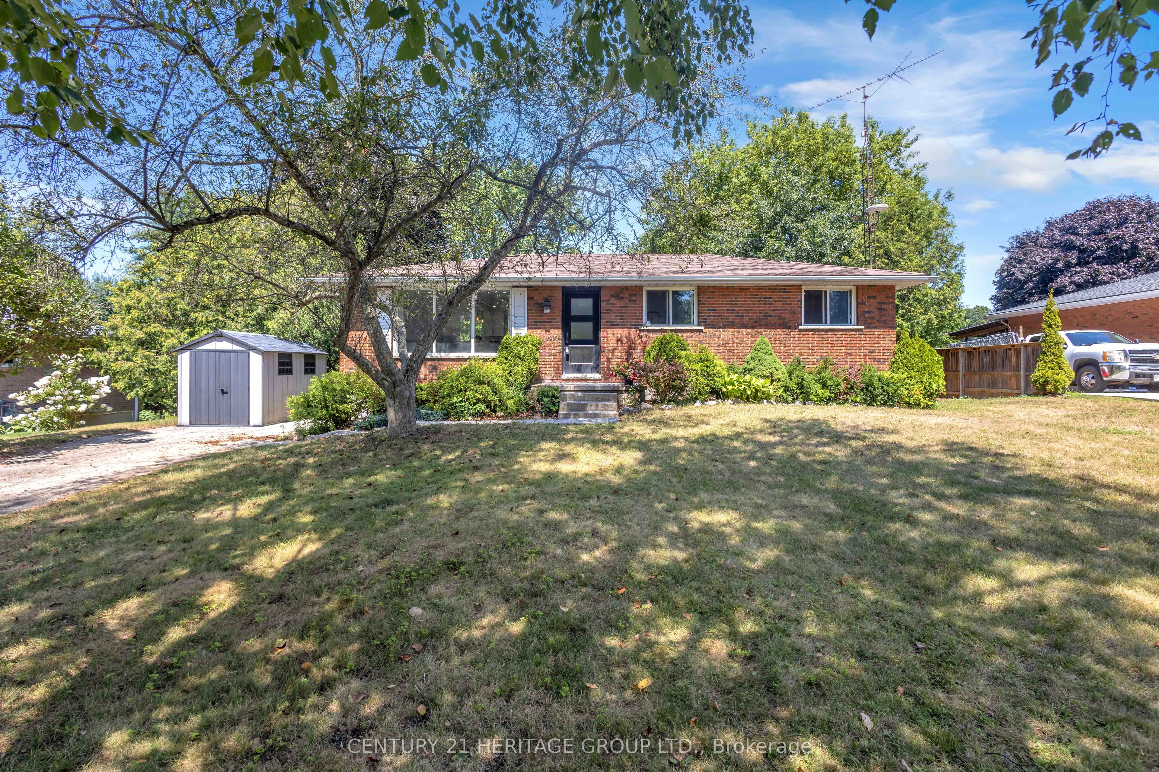 30 Ridgeway Avenue, Norfolk, ON N3Y 4J9