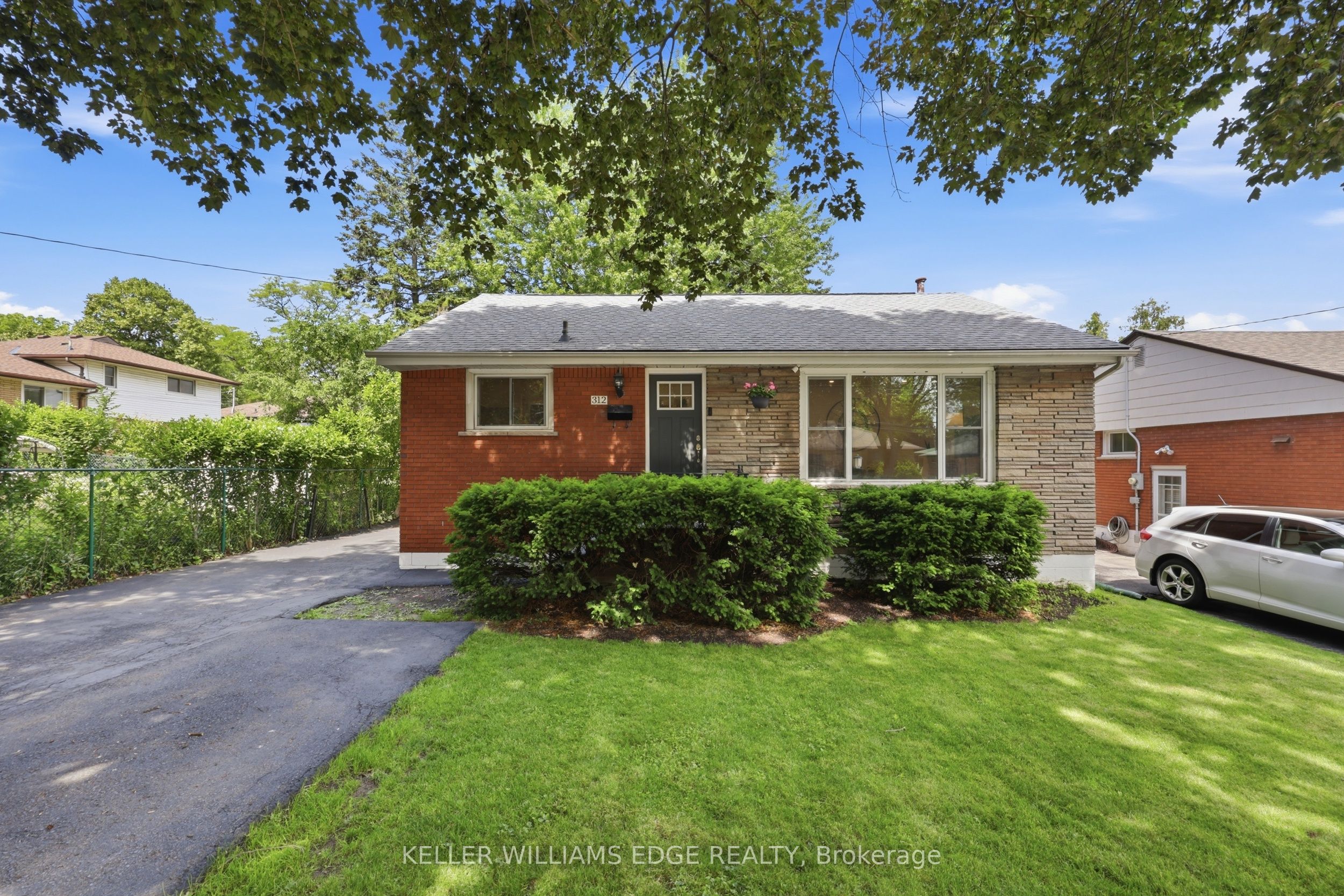 312 Upper Paradise Road, Hamilton, ON L9C 5C4 photo 2