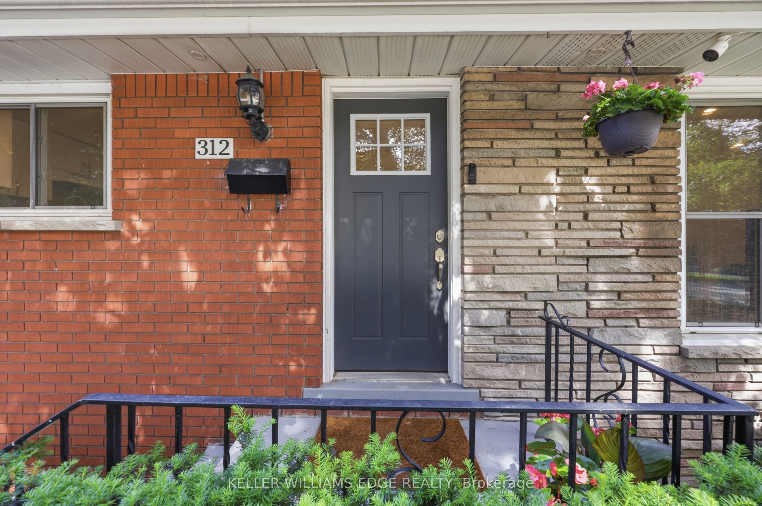 312 Upper Paradise Road, Hamilton, ON L9C 5C4 photo 4