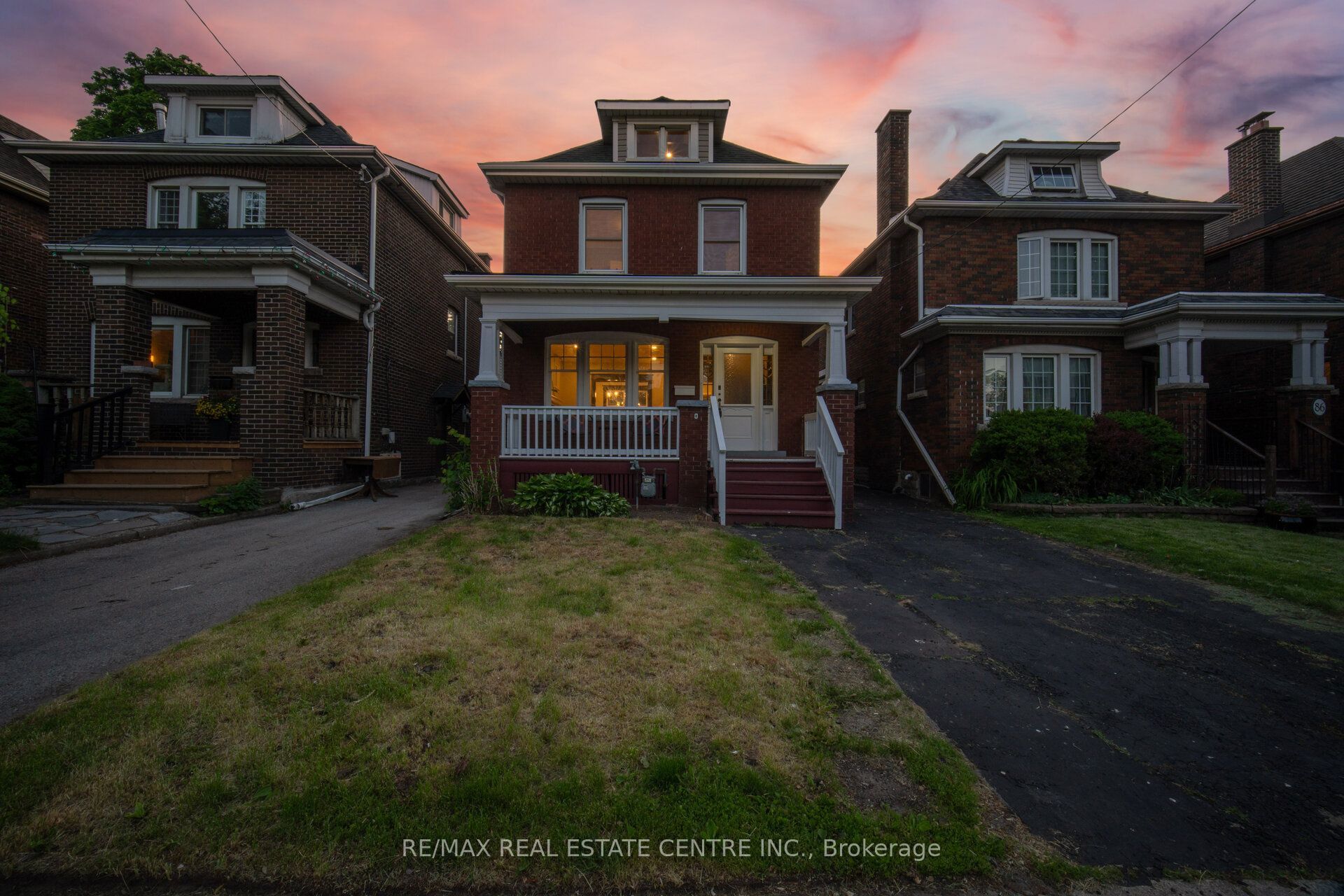 90 Holton Avenue S, Hamilton, ON L8M 2L2