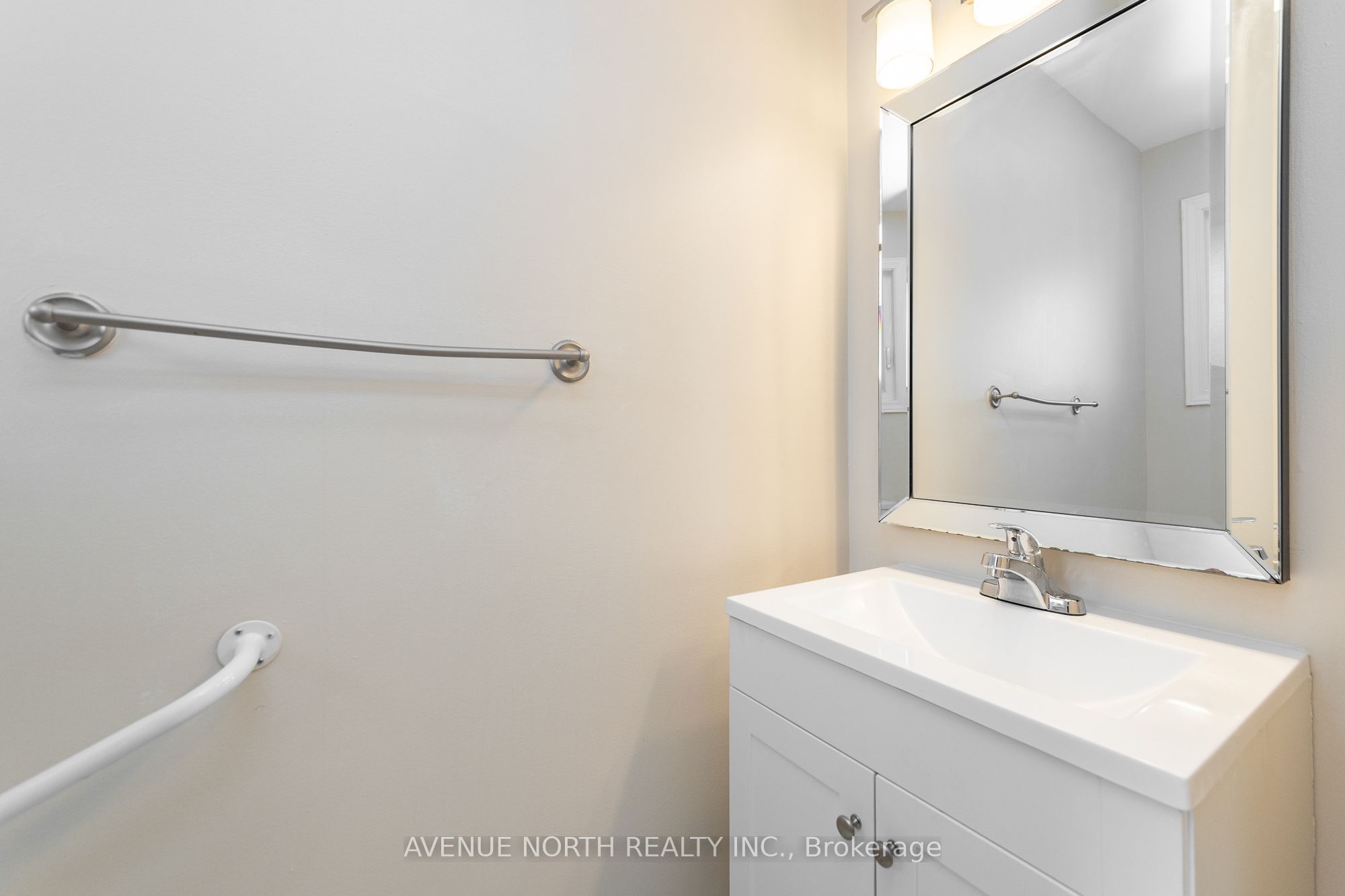 861 Karsh Drive, Hunt Club - South Keys and Area, ON K1G 4T9 photo 4