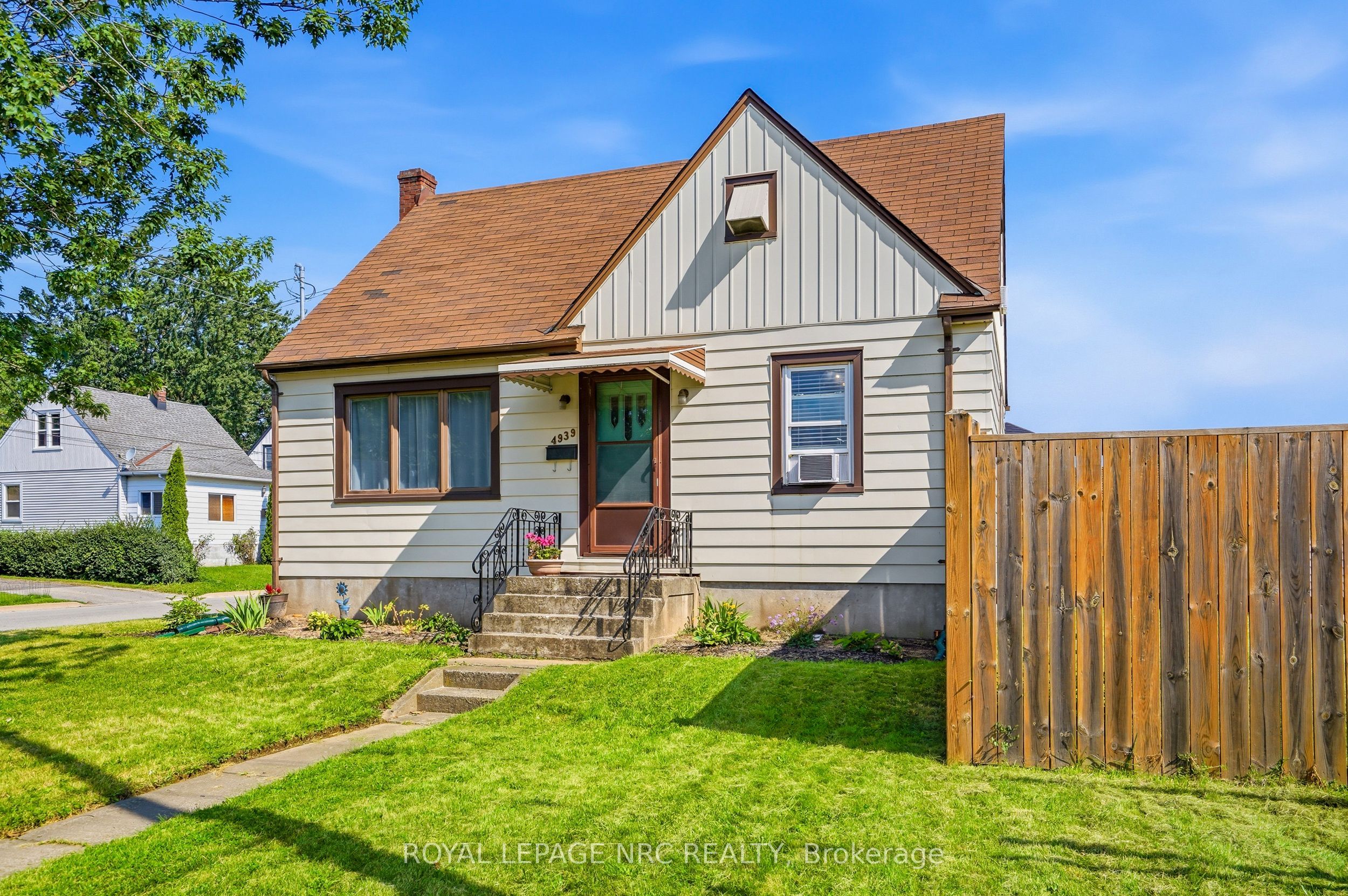 4939 Hamilton Street, Niagara Falls, ON L2E 2V9 photo 3