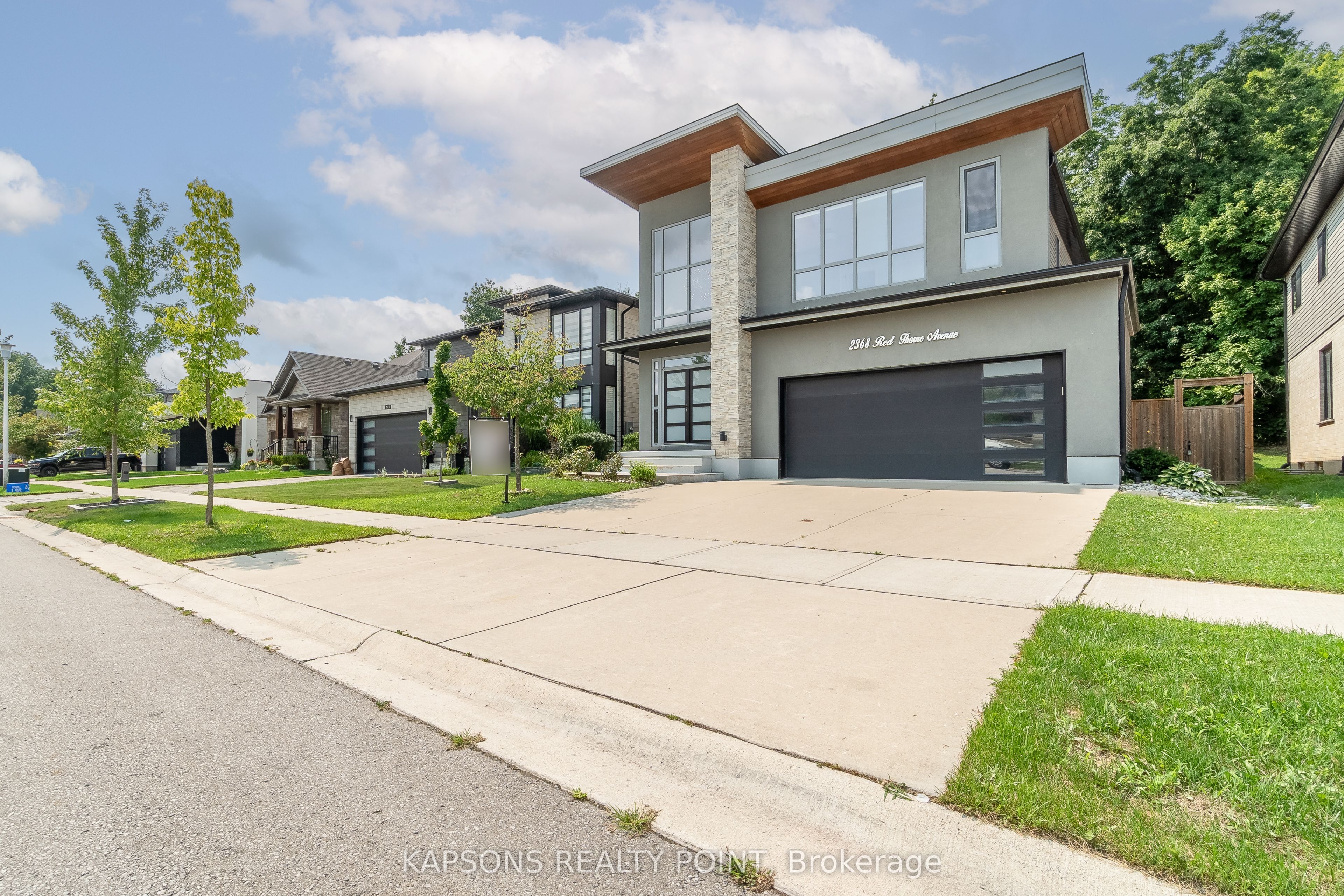 2368 Red Thorne Avenue, London South, ON N6P 0E8