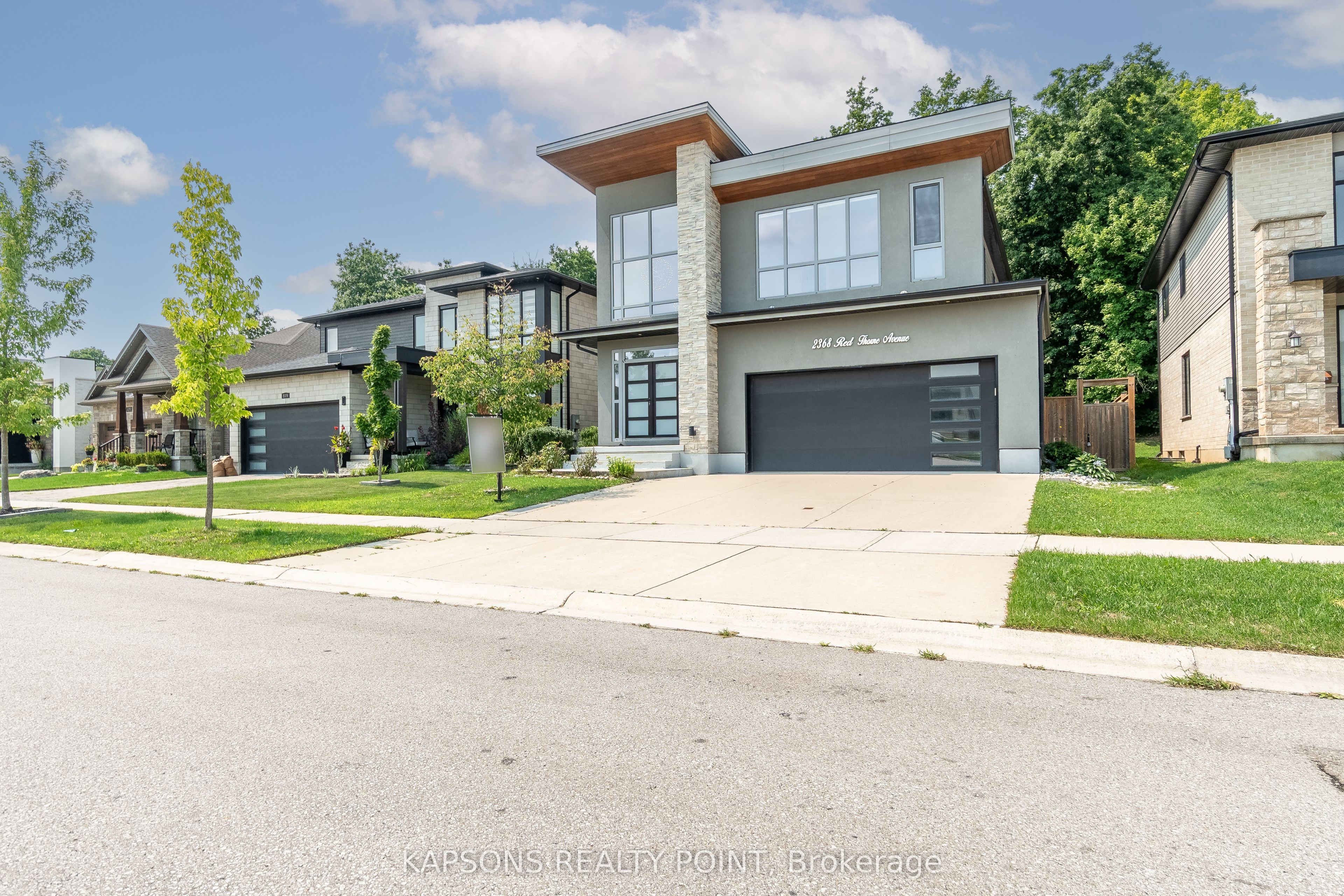2368 Red Thorne Avenue, London South, ON N6P 0E8 photo 3