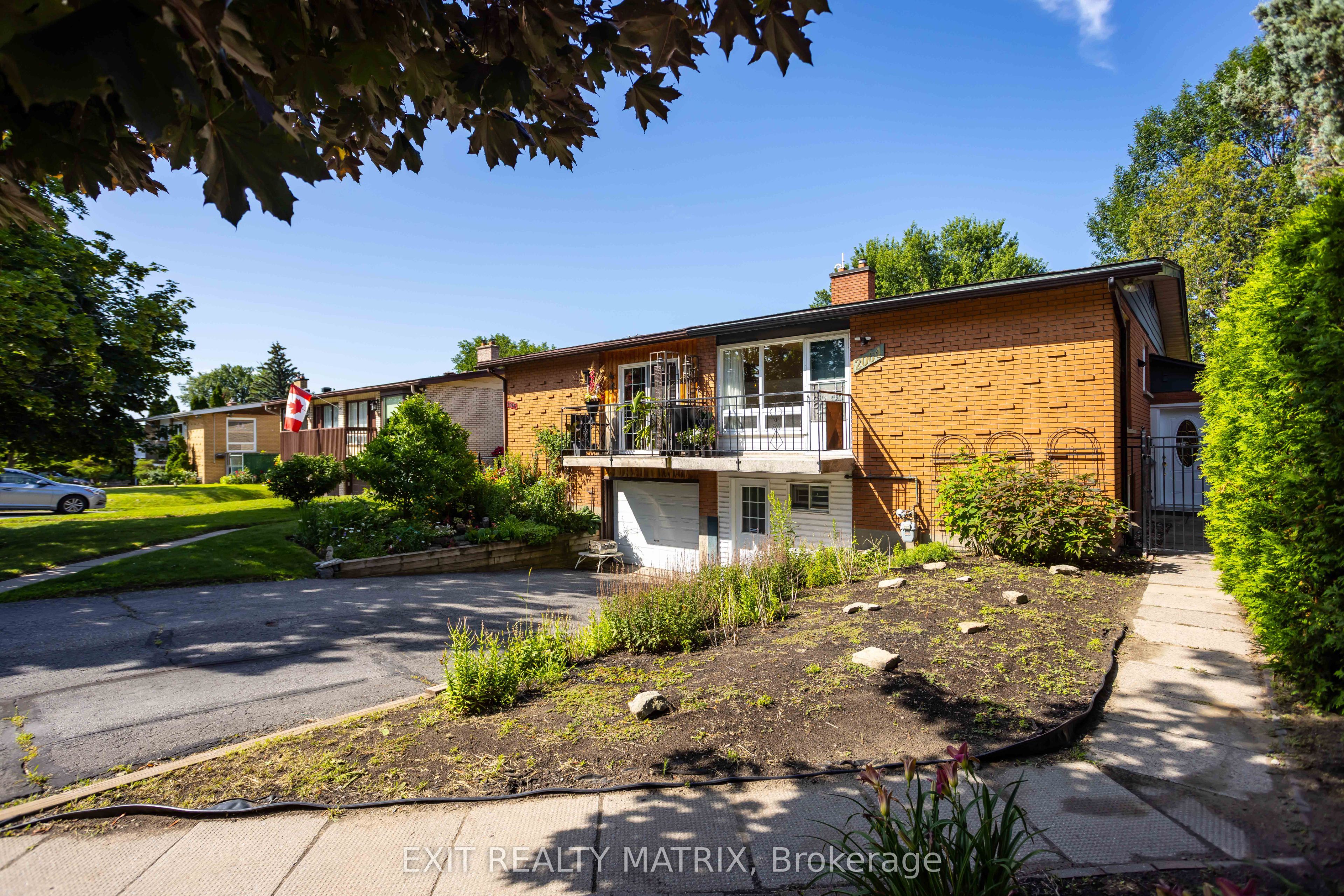 2064 St Laurent Boulevard, Elmvale Acres and Area, ON K1G 1A9 photo 4