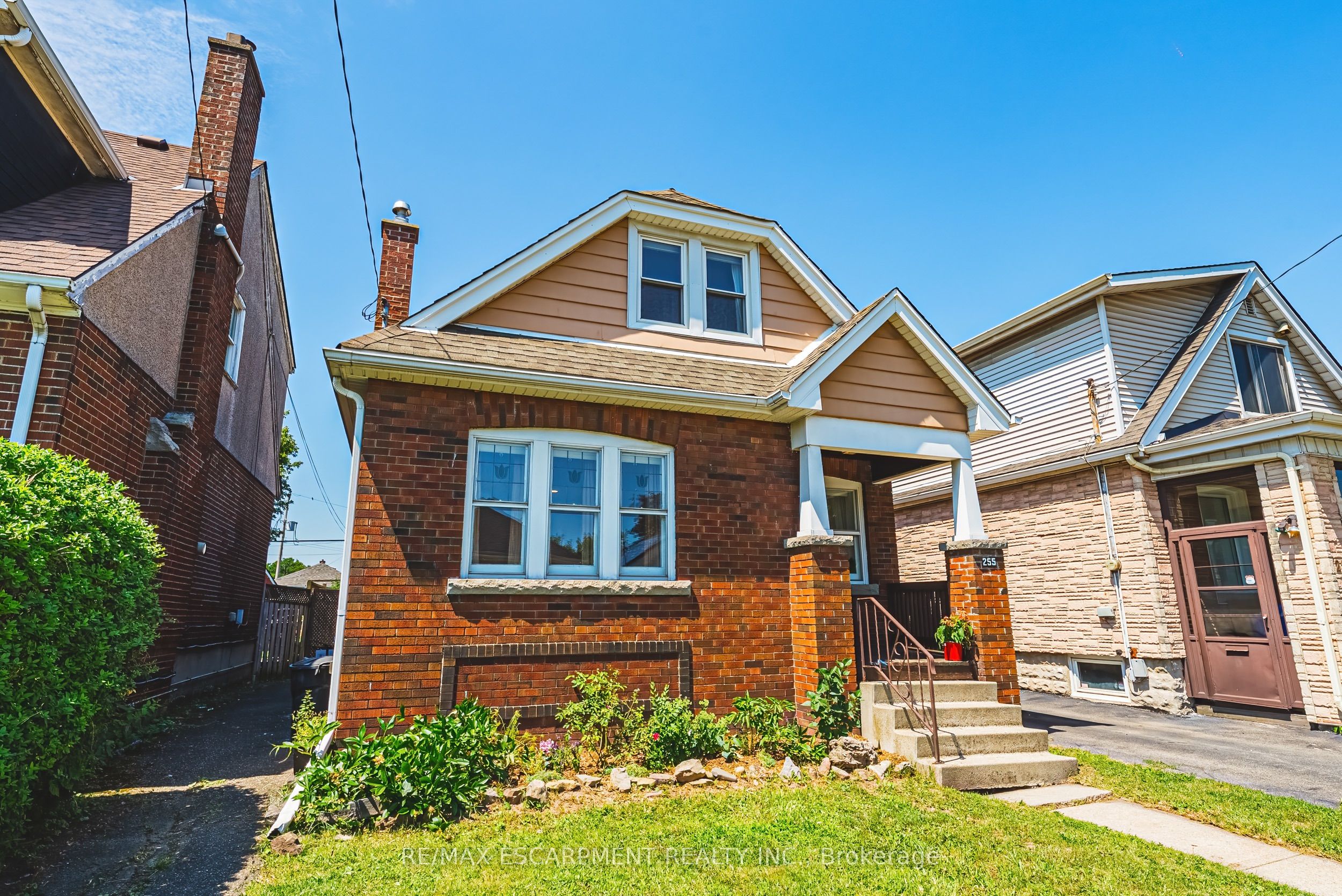 255 Weir Street N, Hamilton, ON L8H 5G2 photo 2