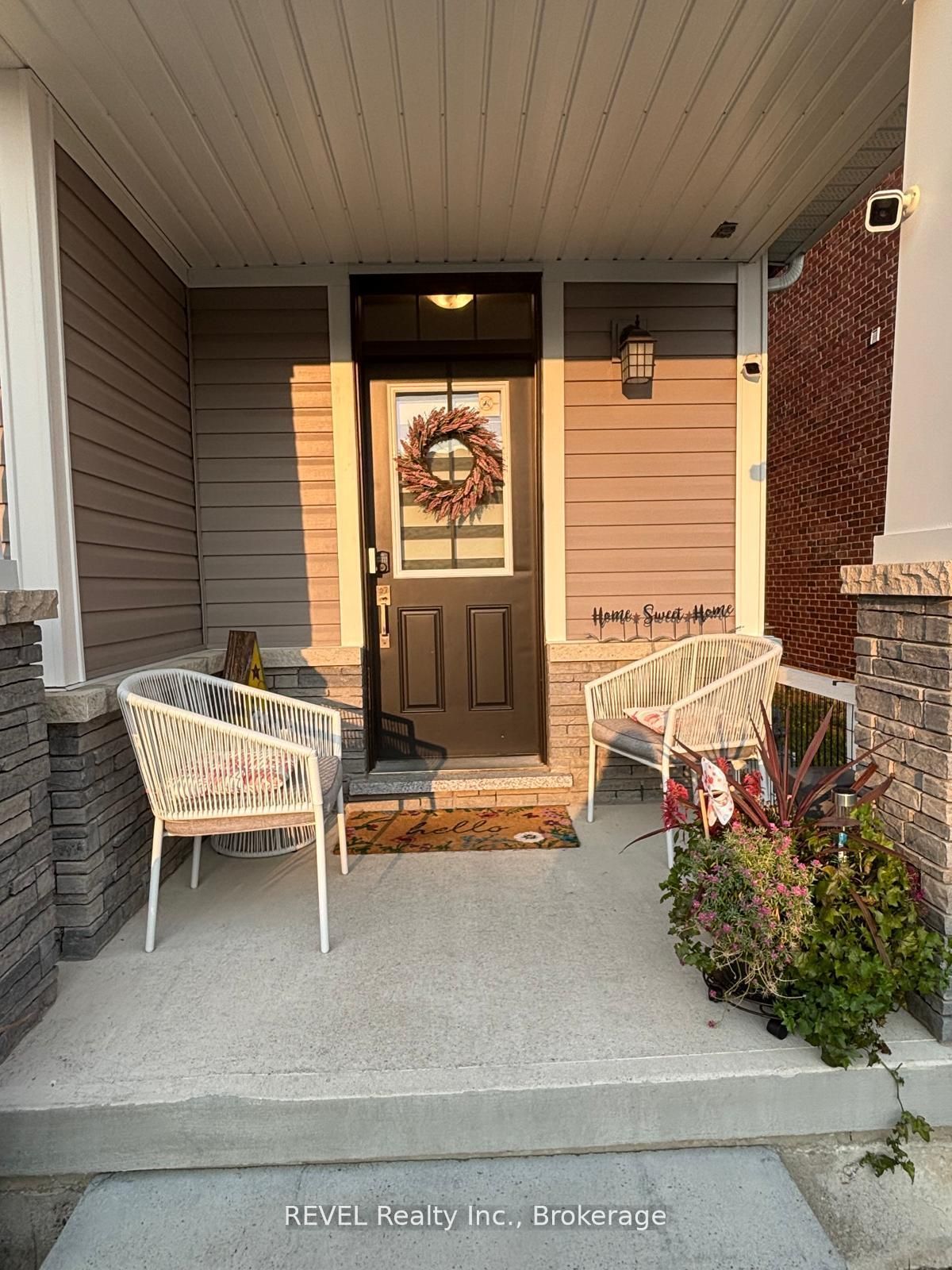 40 Sugar May Avenue, Thorold, ON L2V 0L1 photo 2