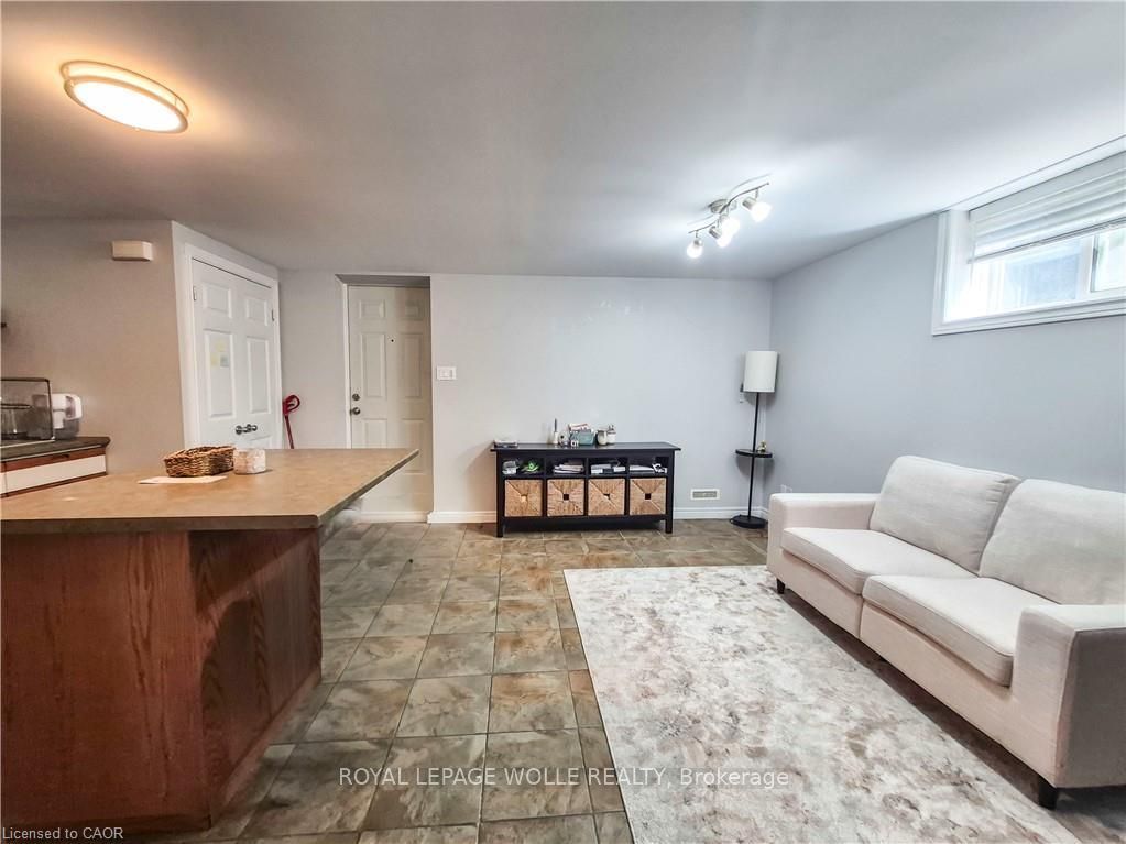326 Victoria Street S B, Kitchener, ON N2M 3A3 photo 3