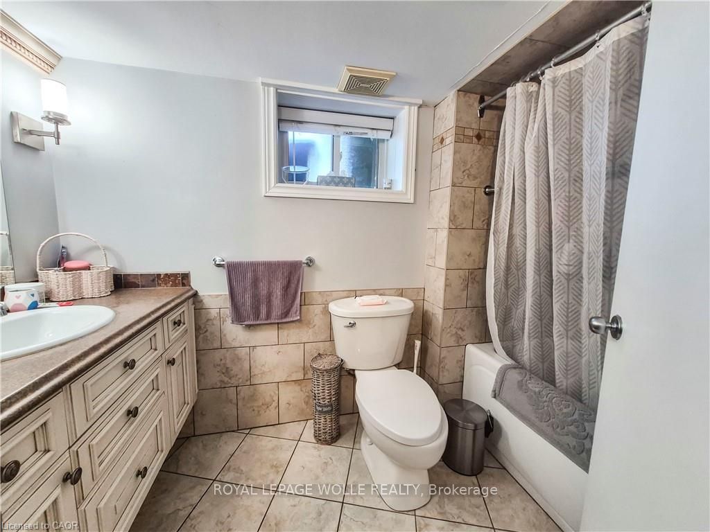 326 Victoria Street S B, Kitchener, ON N2M 3A3 photo 5