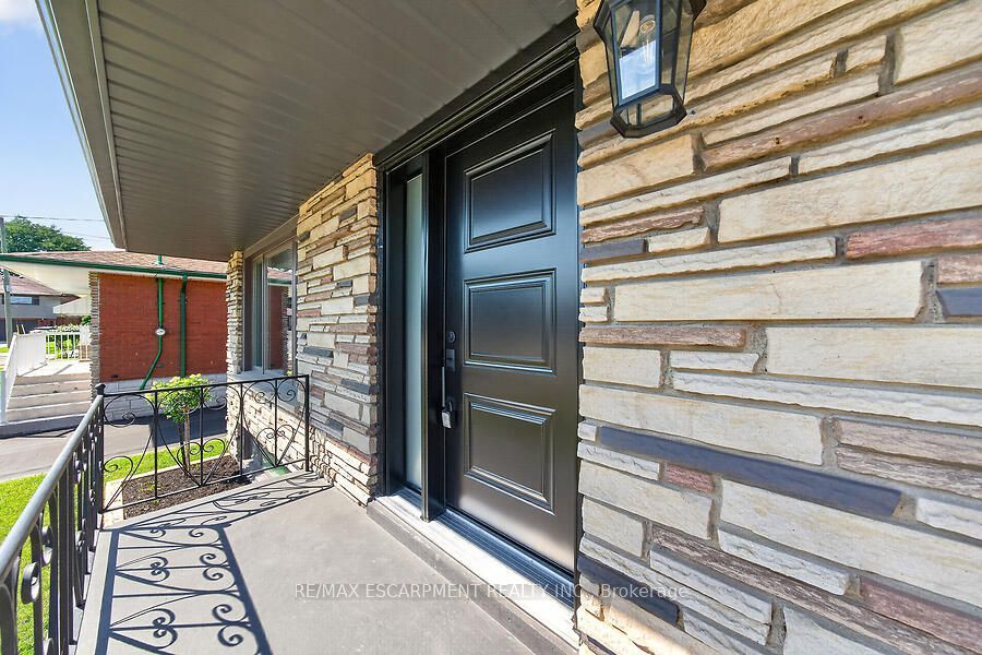 26 PARKLANDS Drive, Hamilton, ON L8K 4W7 photo 4