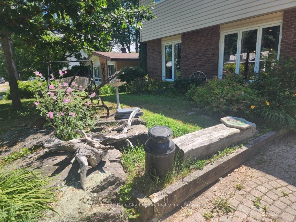 14 Birch Street, North Bay, ON P1A 1R8 photo 2