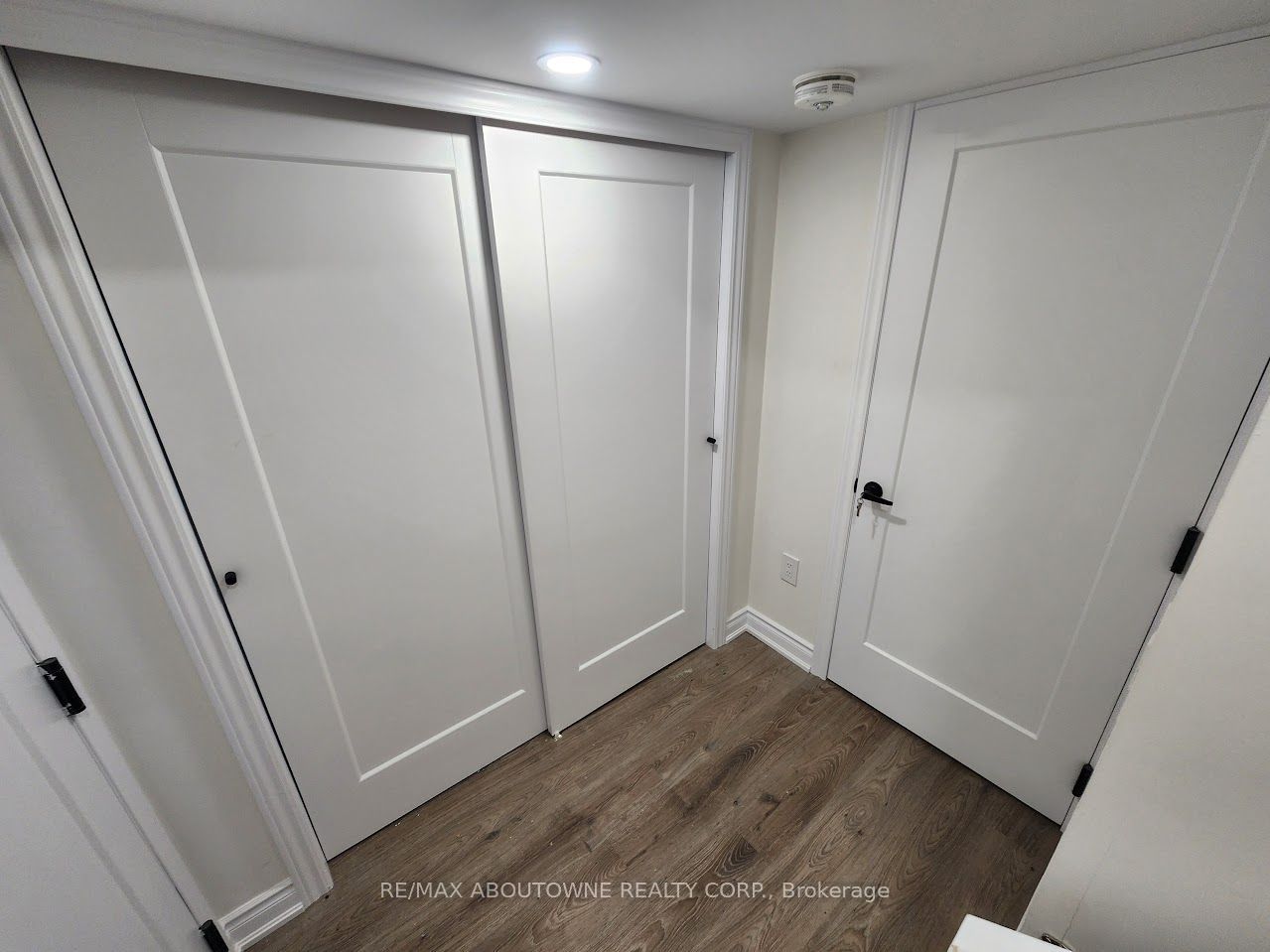 203 Rockledge Drive Lower, Hamilton, ON L0R 1P0 photo 4
