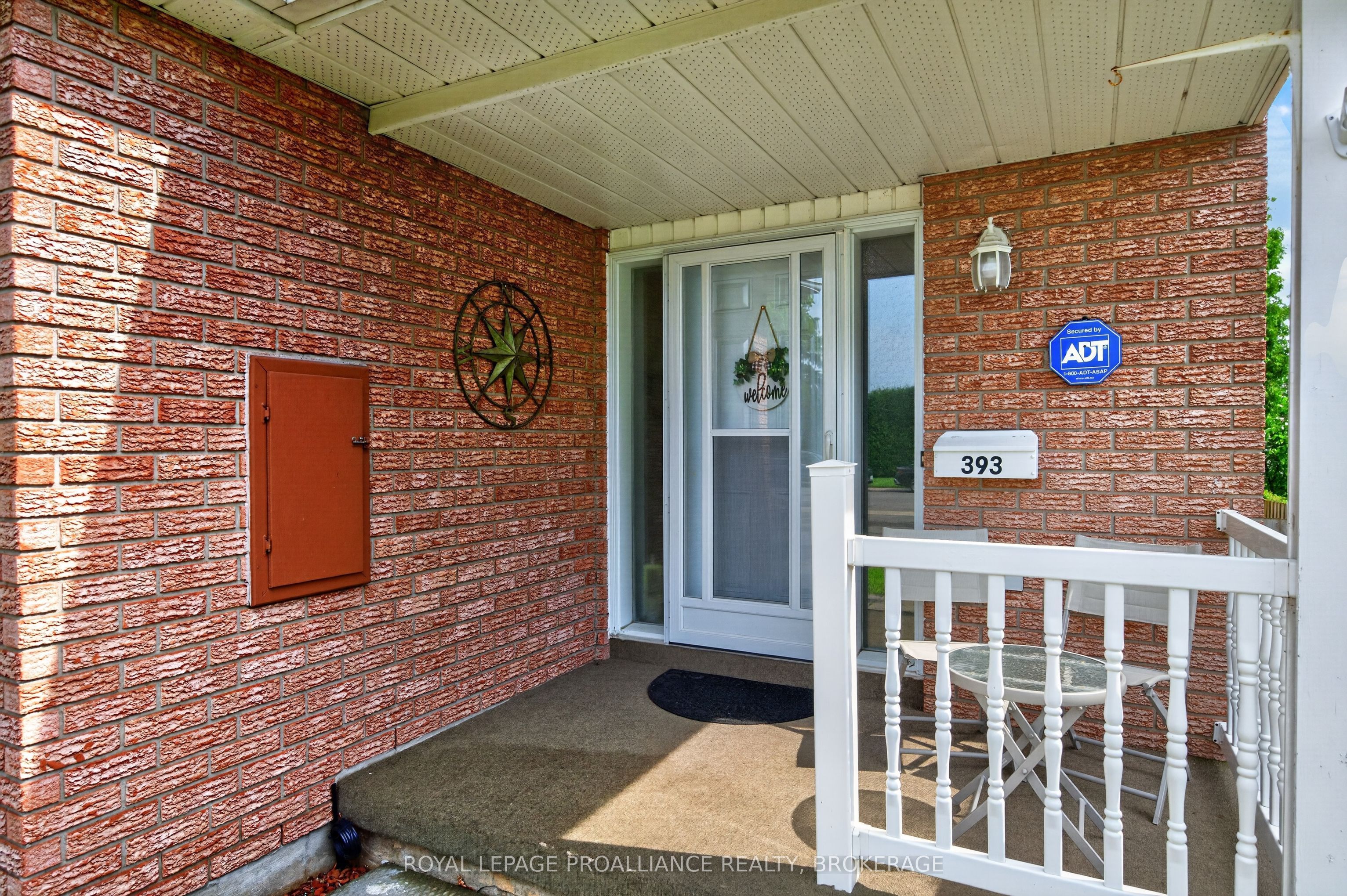 393 Malabar Drive, Kingston, ON K7M 8X1 photo 3