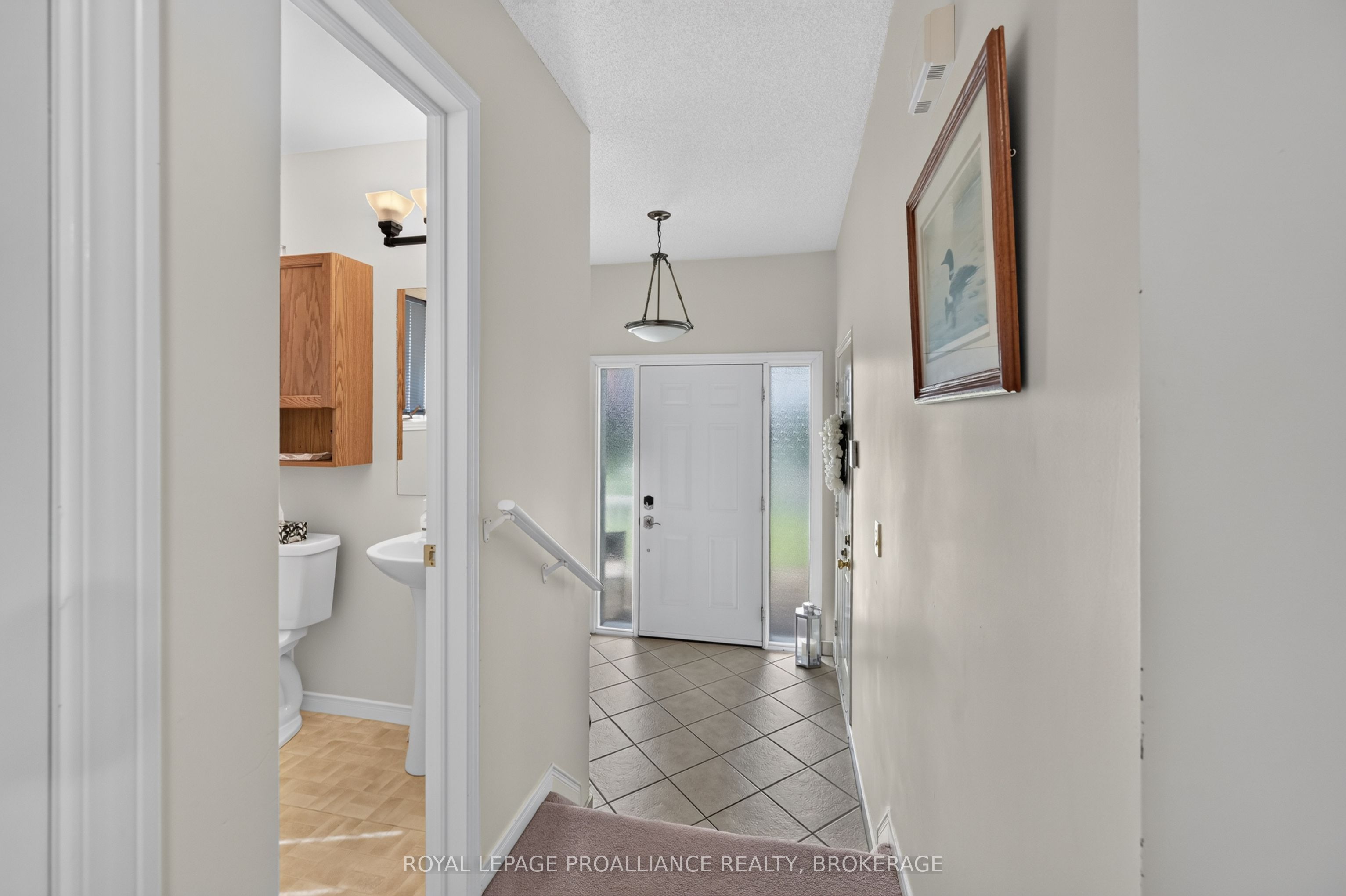 393 Malabar Drive, Kingston, ON K7M 8X1 photo 5