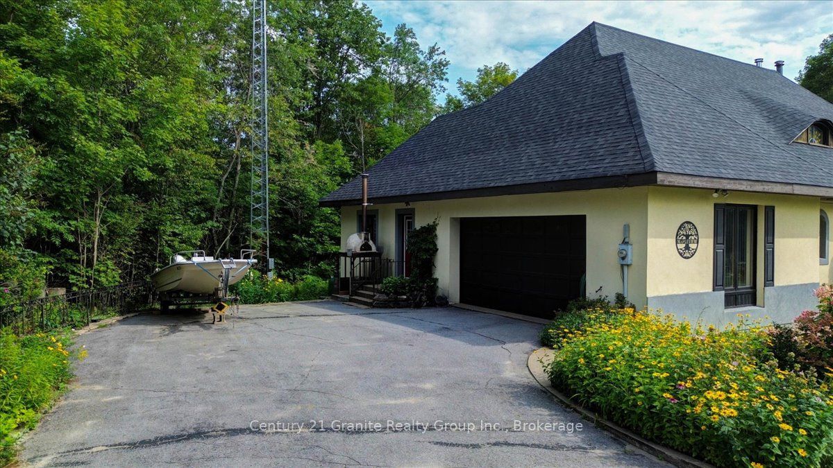 41 Maple Street, Bancroft, ON K0L 1C0 photo 2