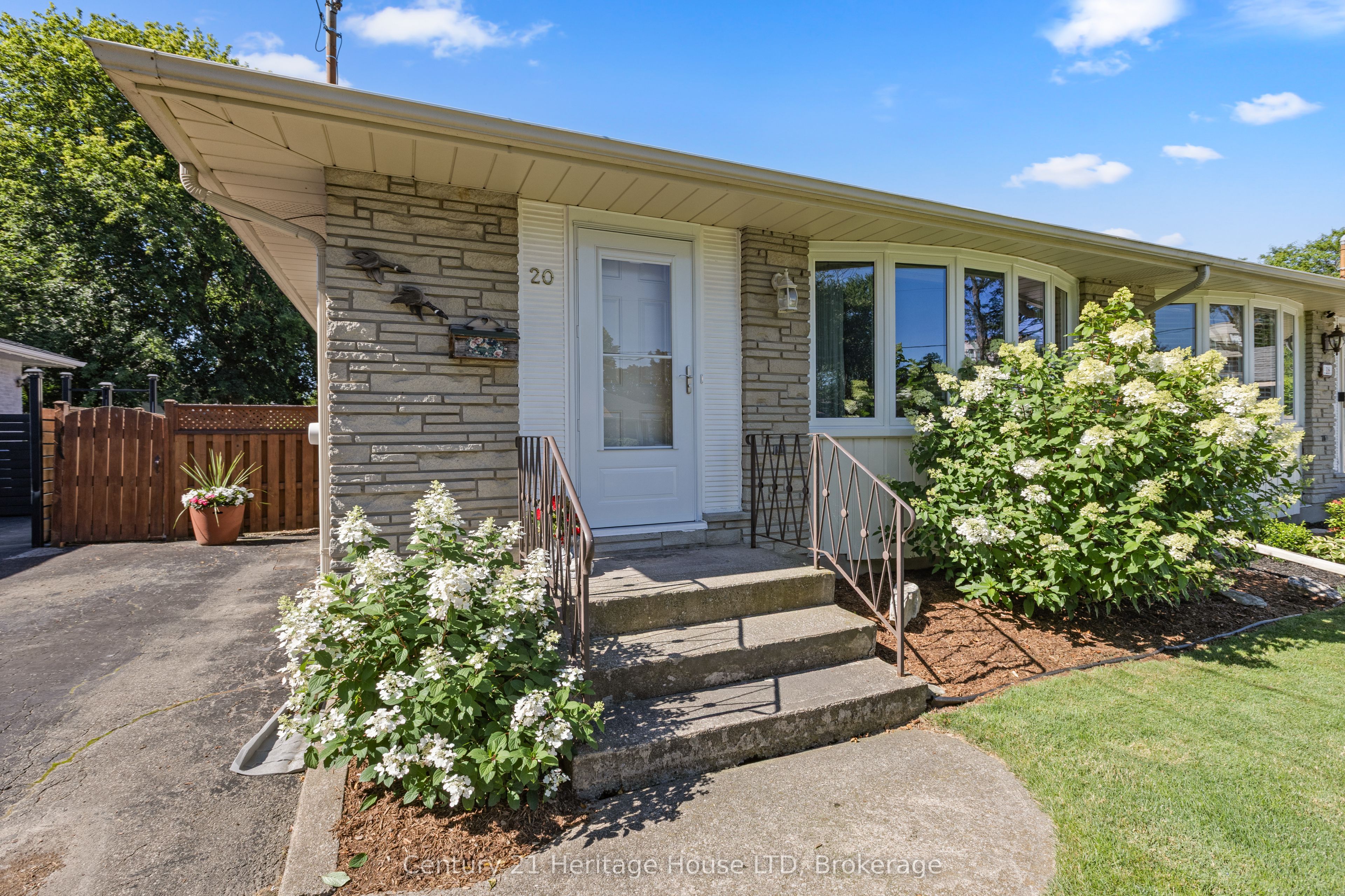 20 Cypress Street, St. Catharines, ON L2N 4L9 photo 2