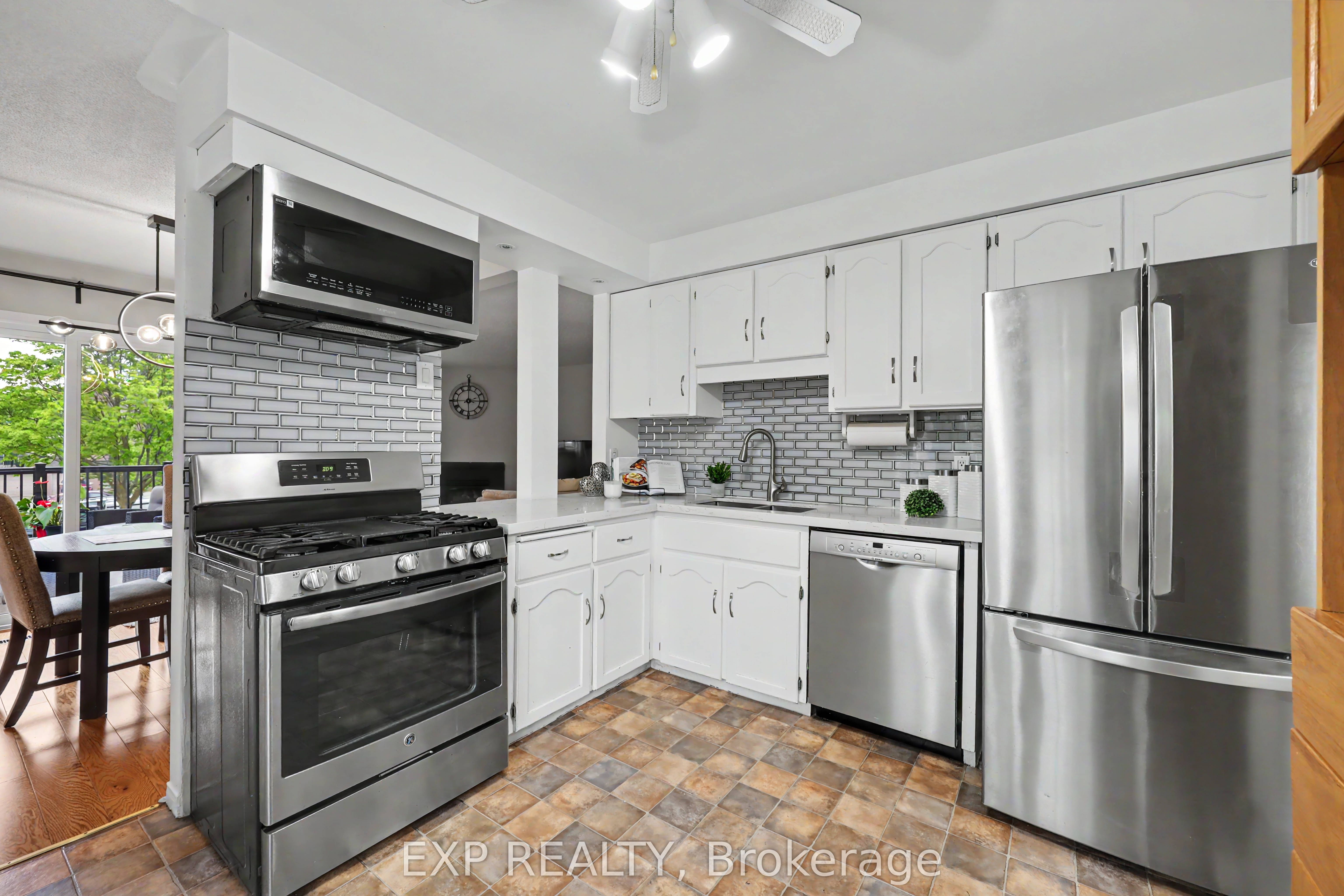 38 Elora Drive 47, Hamilton, ON L9C 7L6 photo 3