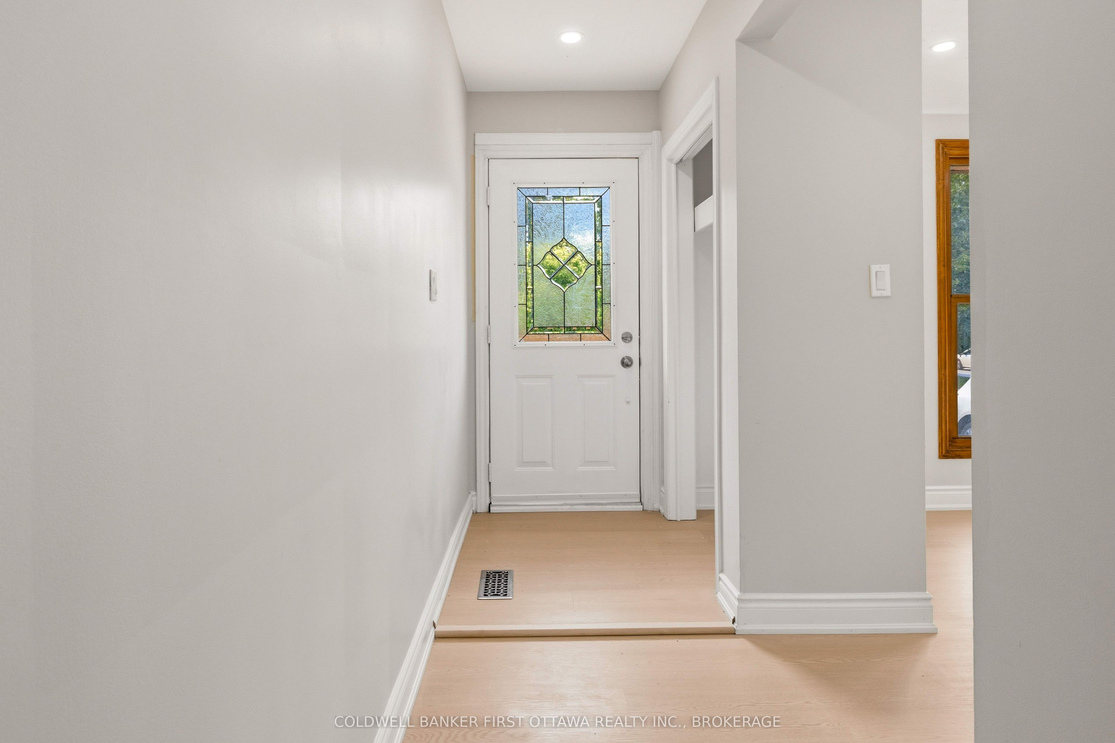 110 Liddell Crescent, Kingston, ON K7M 2T6 photo 4